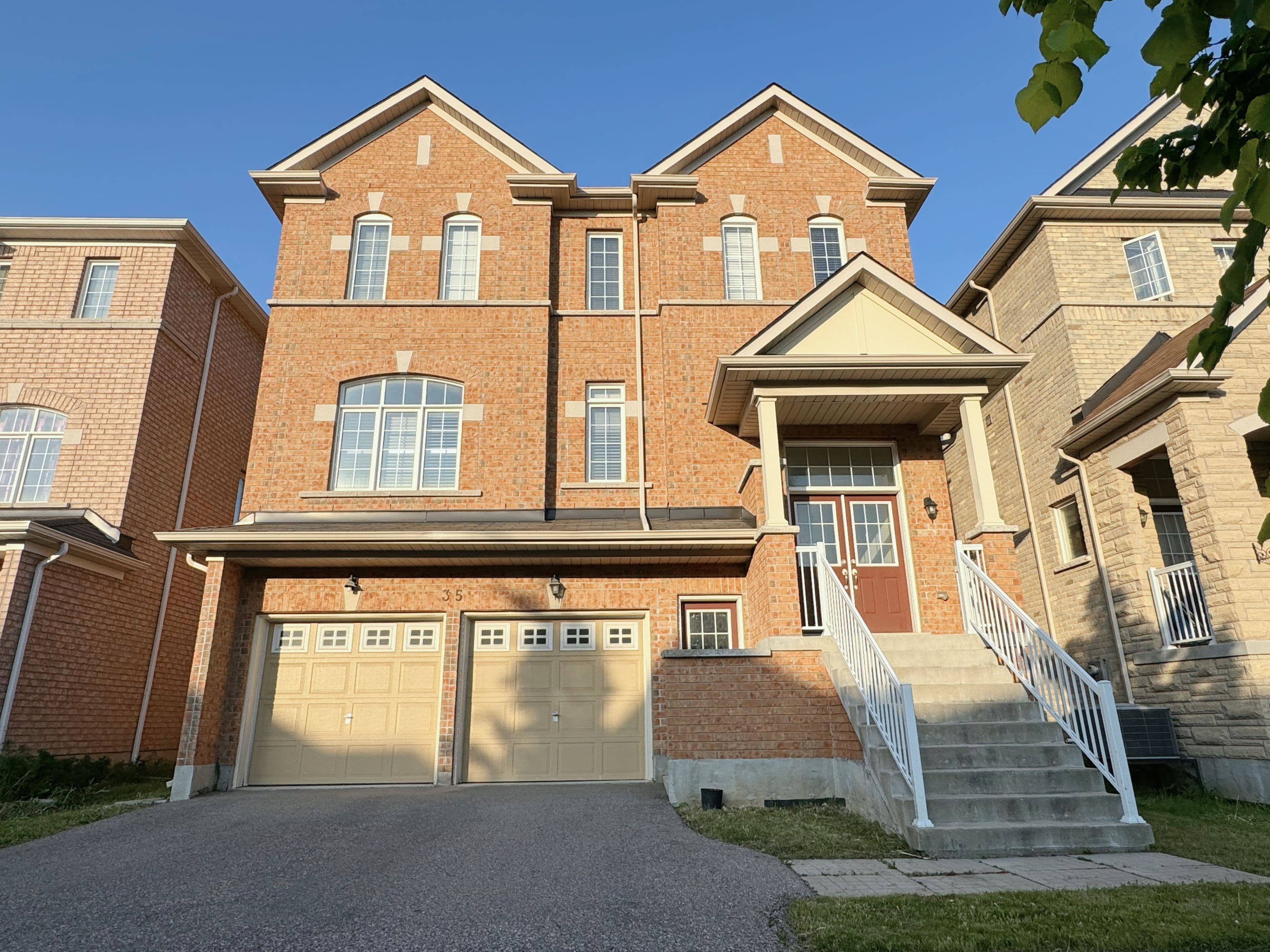 35 Hyacinth Street, Markham, ON L6E 0P4