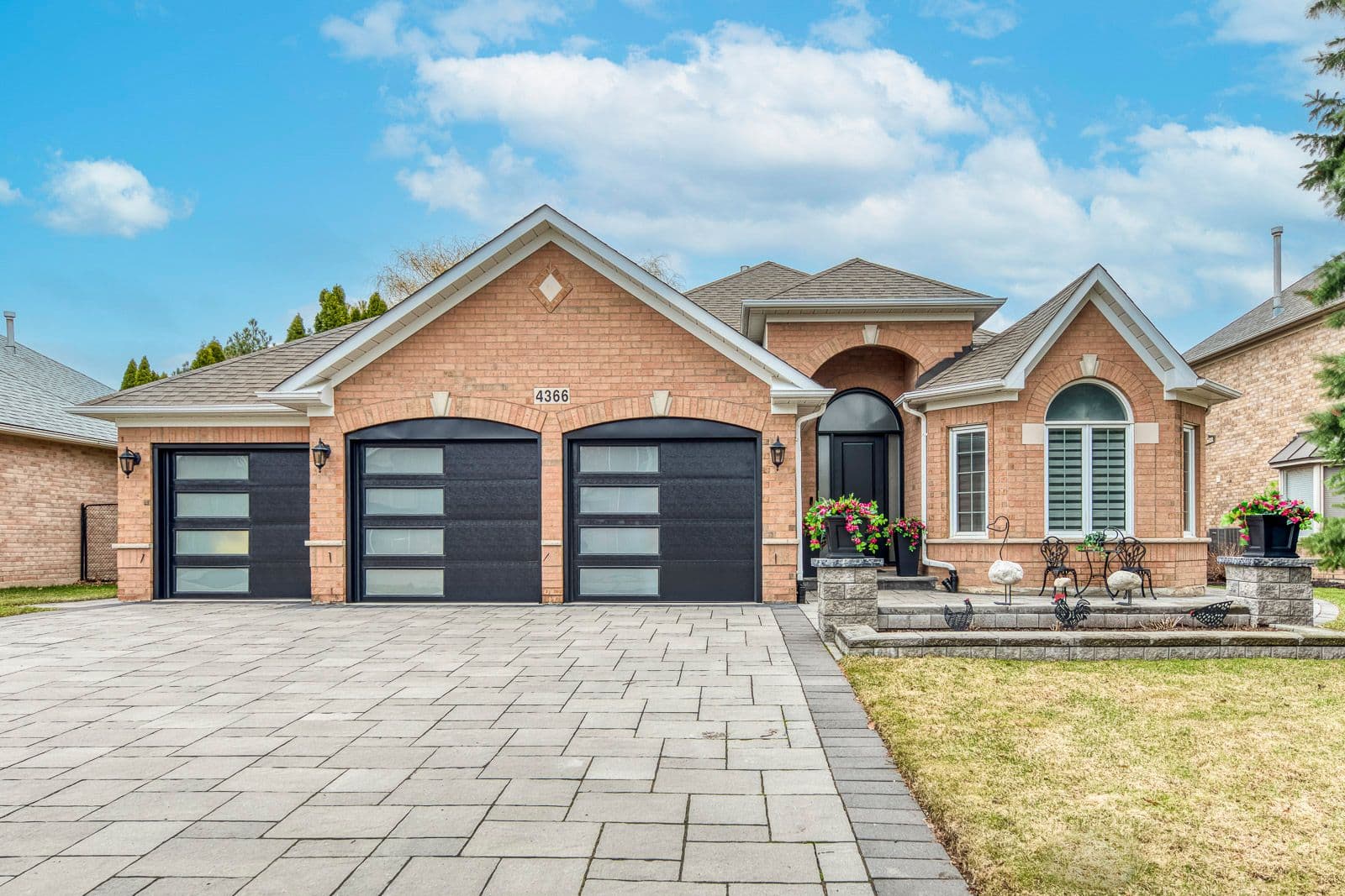 4366 Latimer Crescent, Burlington, ON L7M 4R2