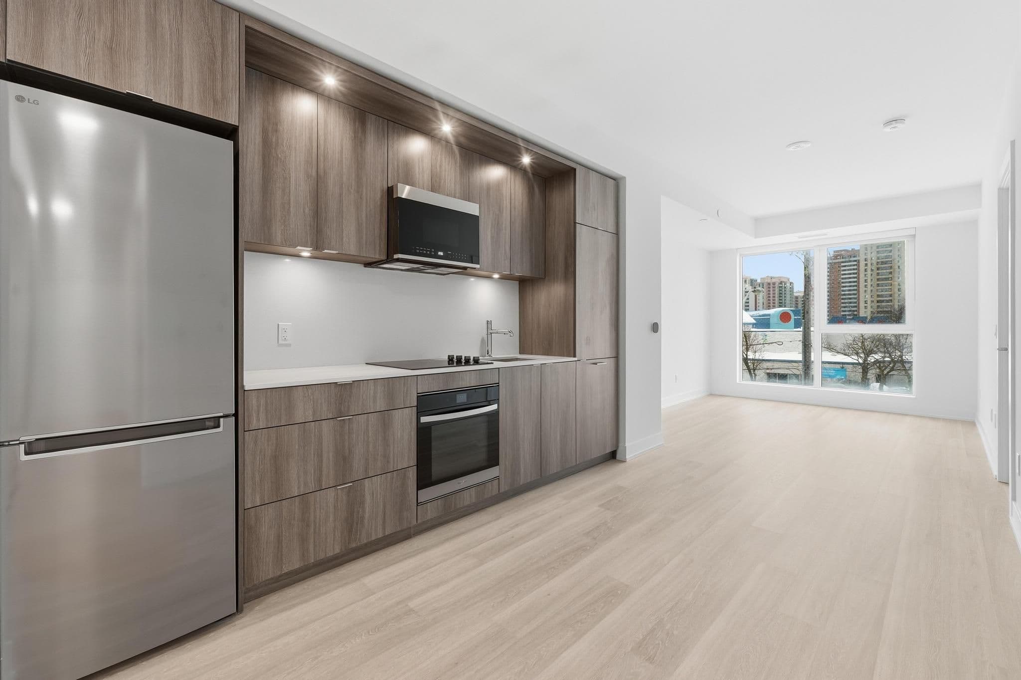 25 Cordova Avenue 313, Toronto W08, ON M9A 0E5