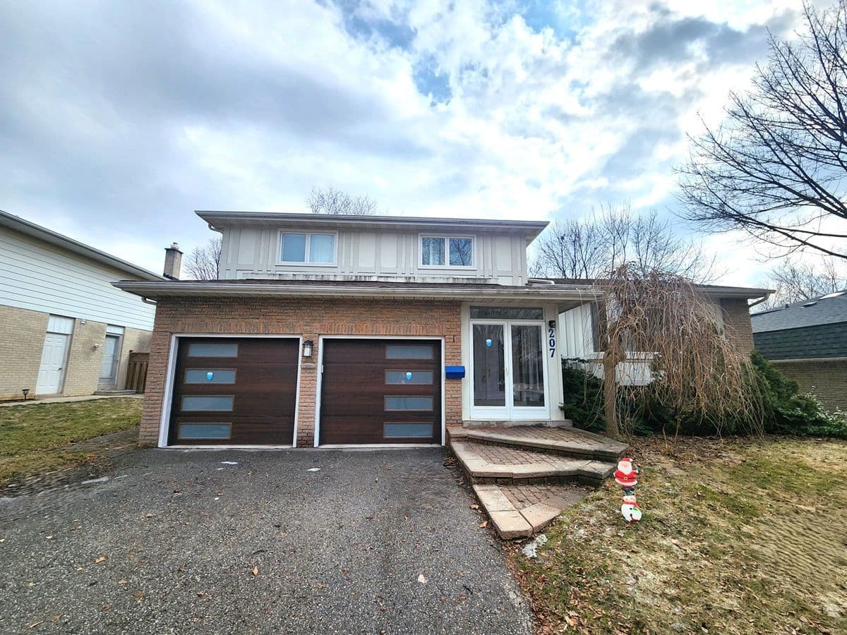207 Bayview Fairways Drive, Markham, ON L3T 2Z1