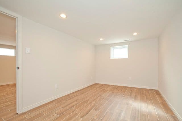 102 Robinson Avenue Lower, Toronto E06, ON M1L 3T3