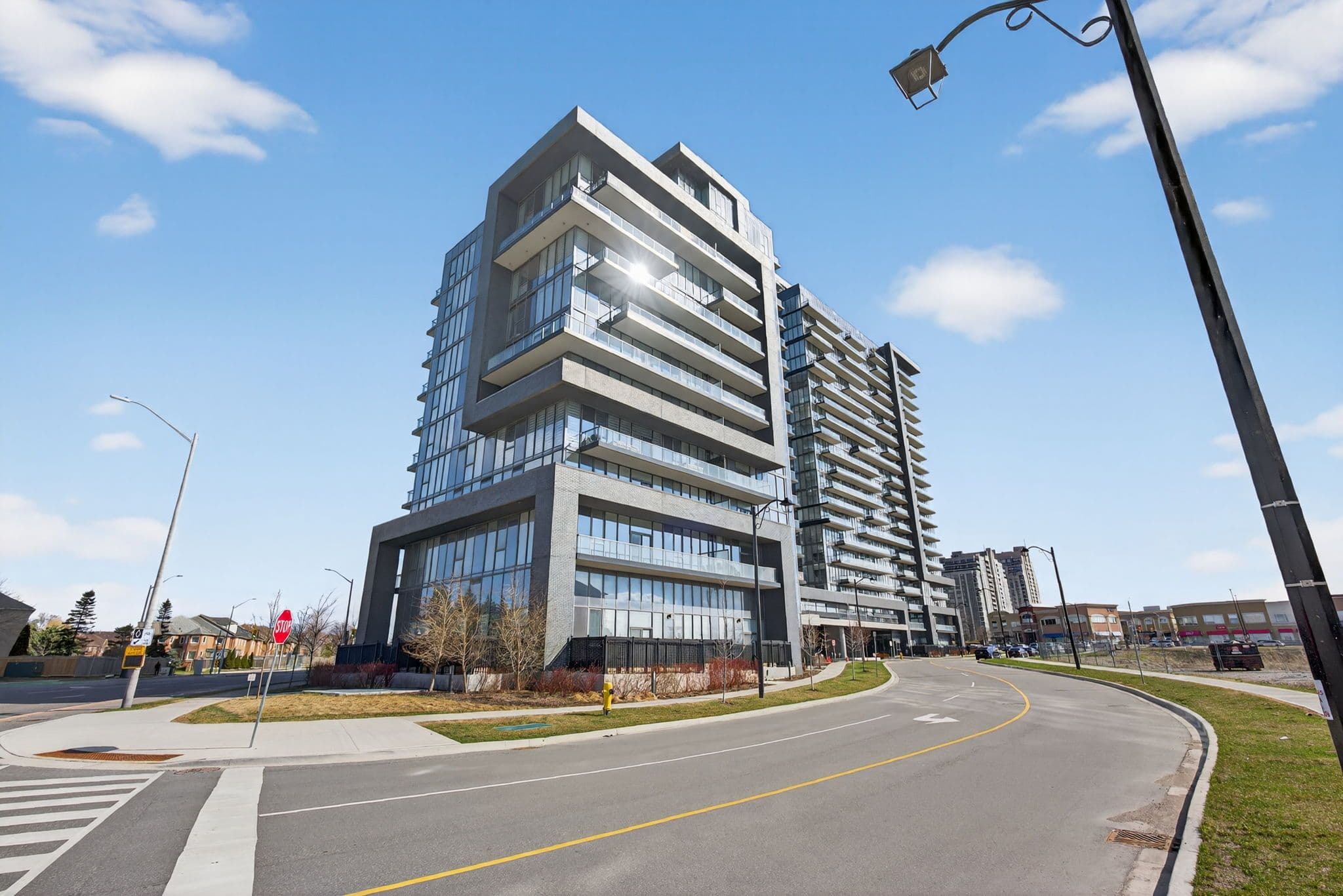 10 Gatineau Drive 208, Vaughan, ON L4J 0L2