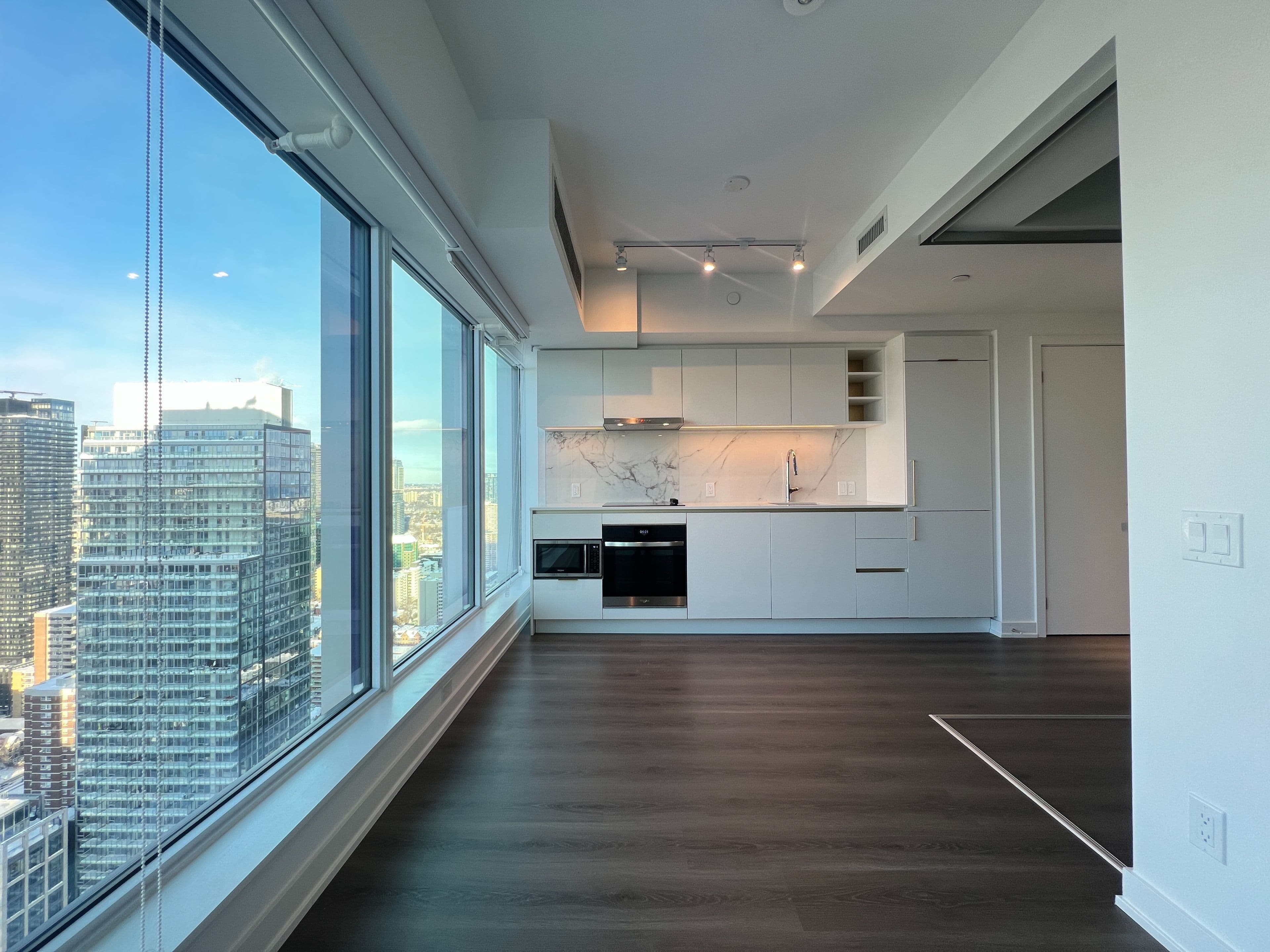 8 Wellesley Street W 4905, Toronto C01, ON M4Y 0J5