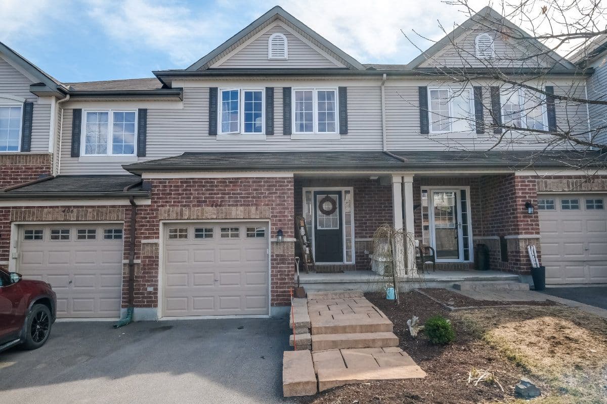 404 Heathrow Private, Stittsville - Munster - Richmond, ON K2S 0M9