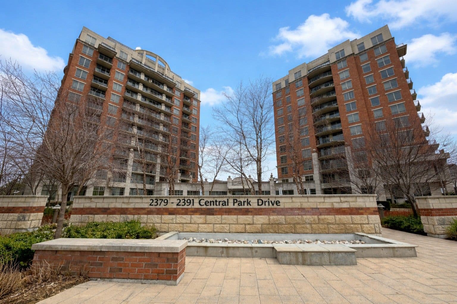 2379 Central Park Drive 706, Oakville, ON L6H 0E3
