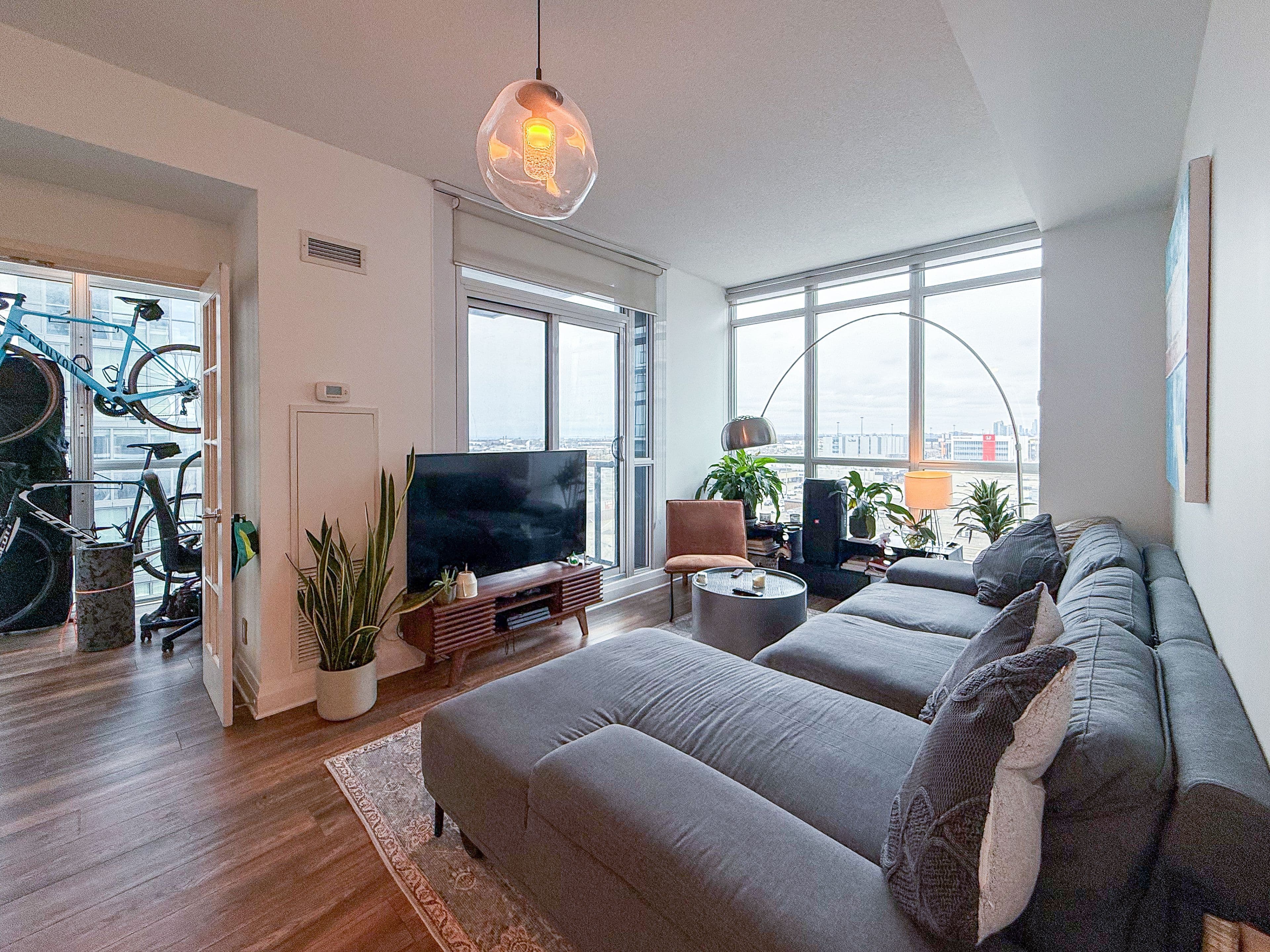 1185 The Queensway N/A 804, Toronto W08, ON M8Z 0C6