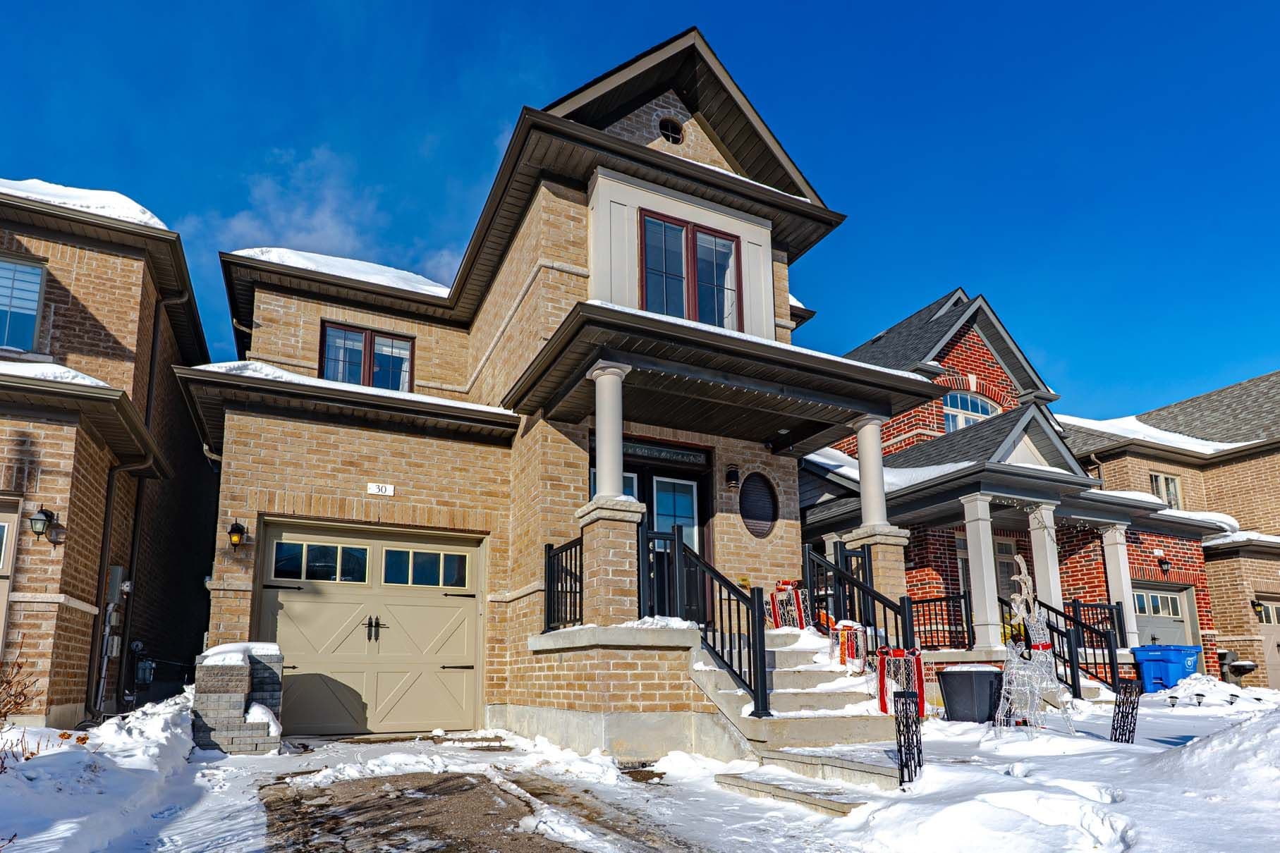 30 Festival Court, East Gwillimbury, ON L9N 0N8