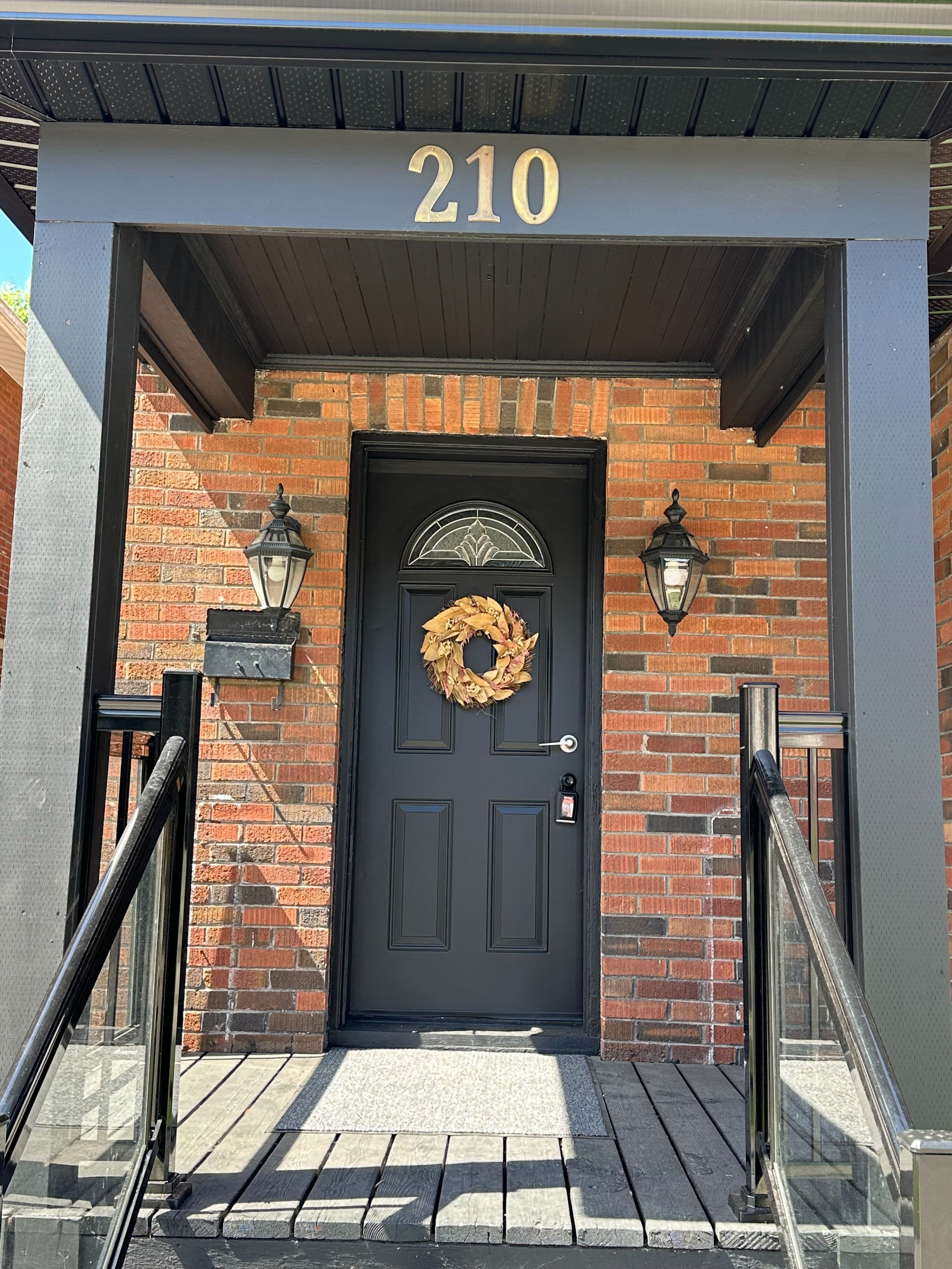 210 Dearborn Avenue, Oshawa, ON L1G 4Z4