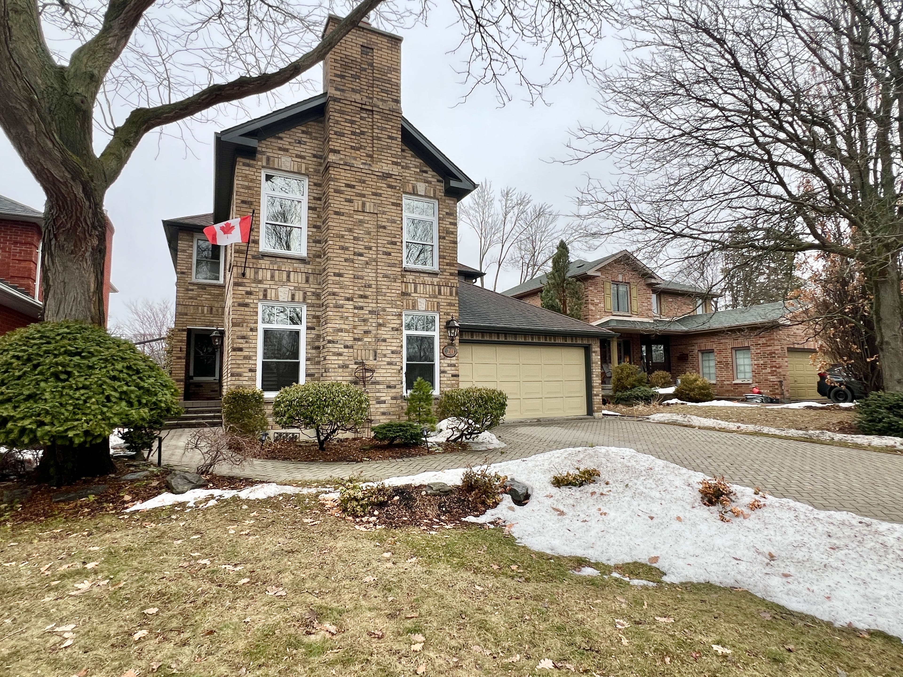 20 Georgian Court, Belleville, ON K8N 5R3