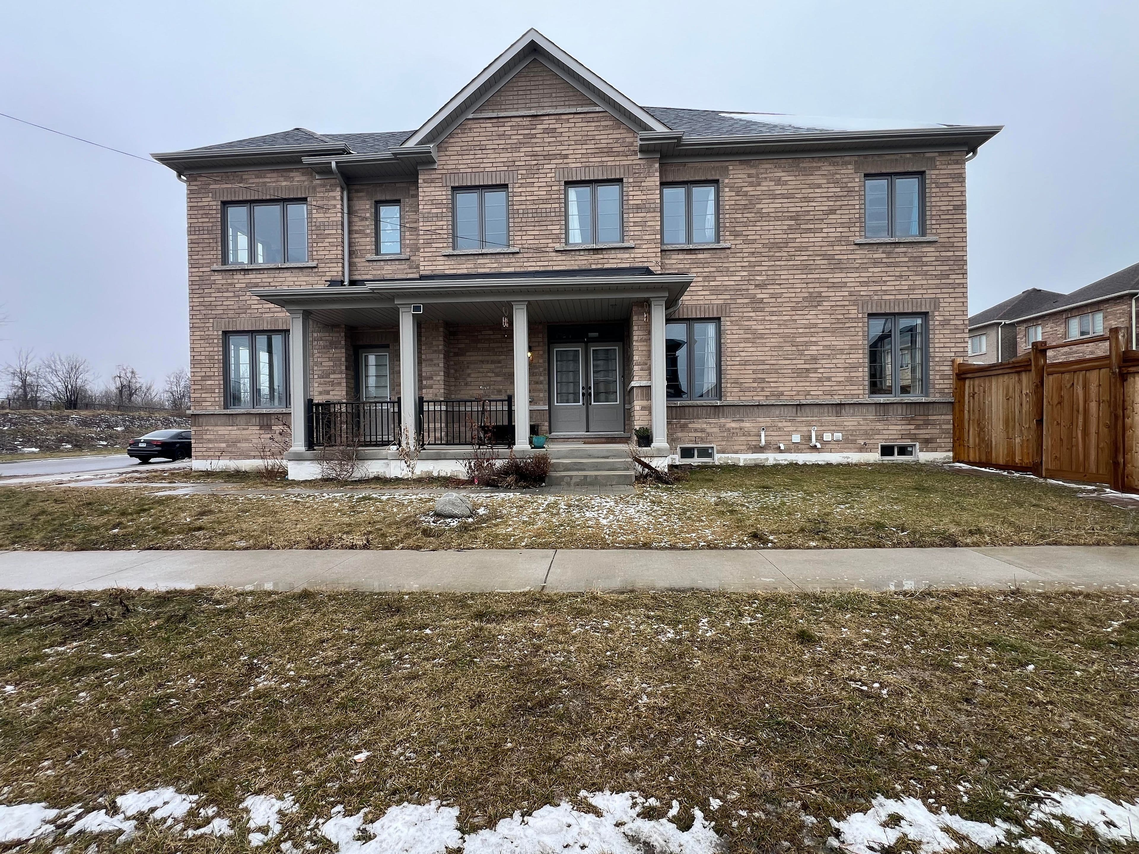 2 Littlewood Drive, Whitby, ON L1P 0H4