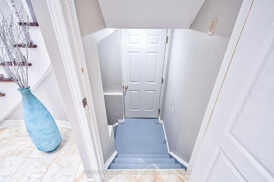 10 Olivewood Drive E #Bsmt, Markham, ON L3S 3E3