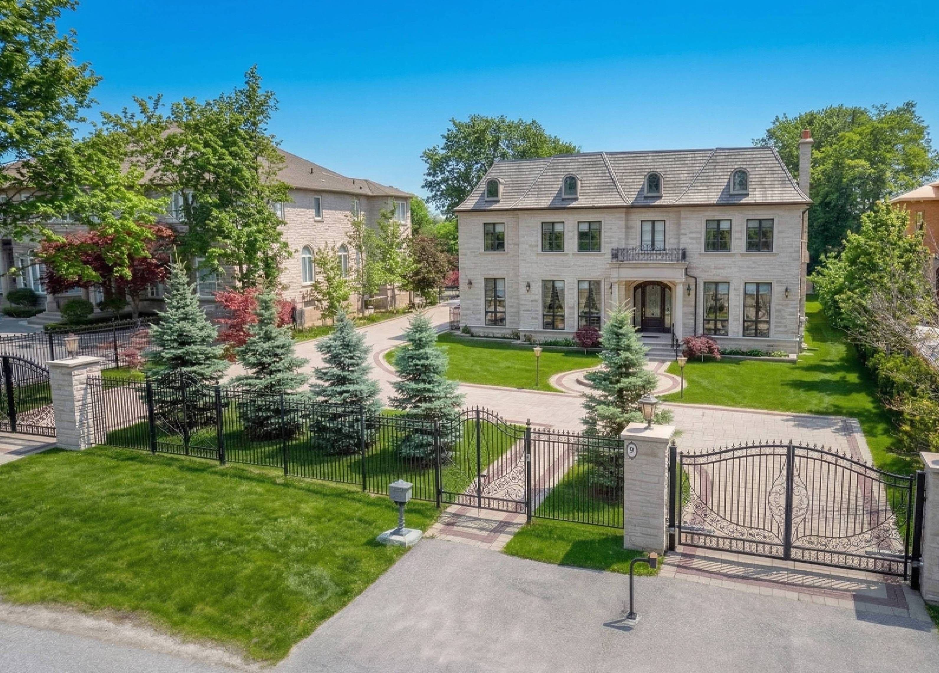 9 Thornbank Road, Vaughan, ON L4J 2A1