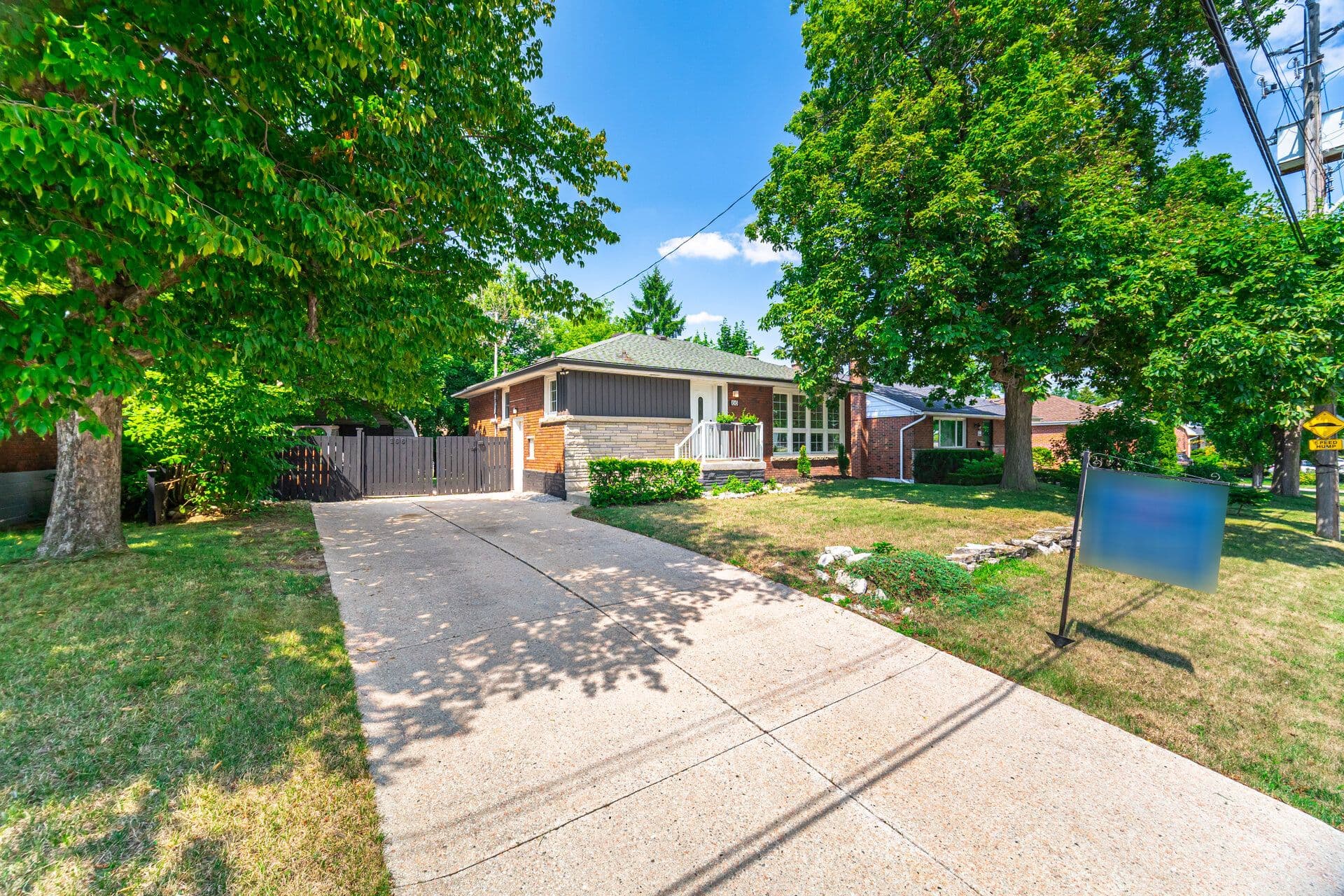 166 Terrace Drive, Hamilton, ON L9A 2Z1