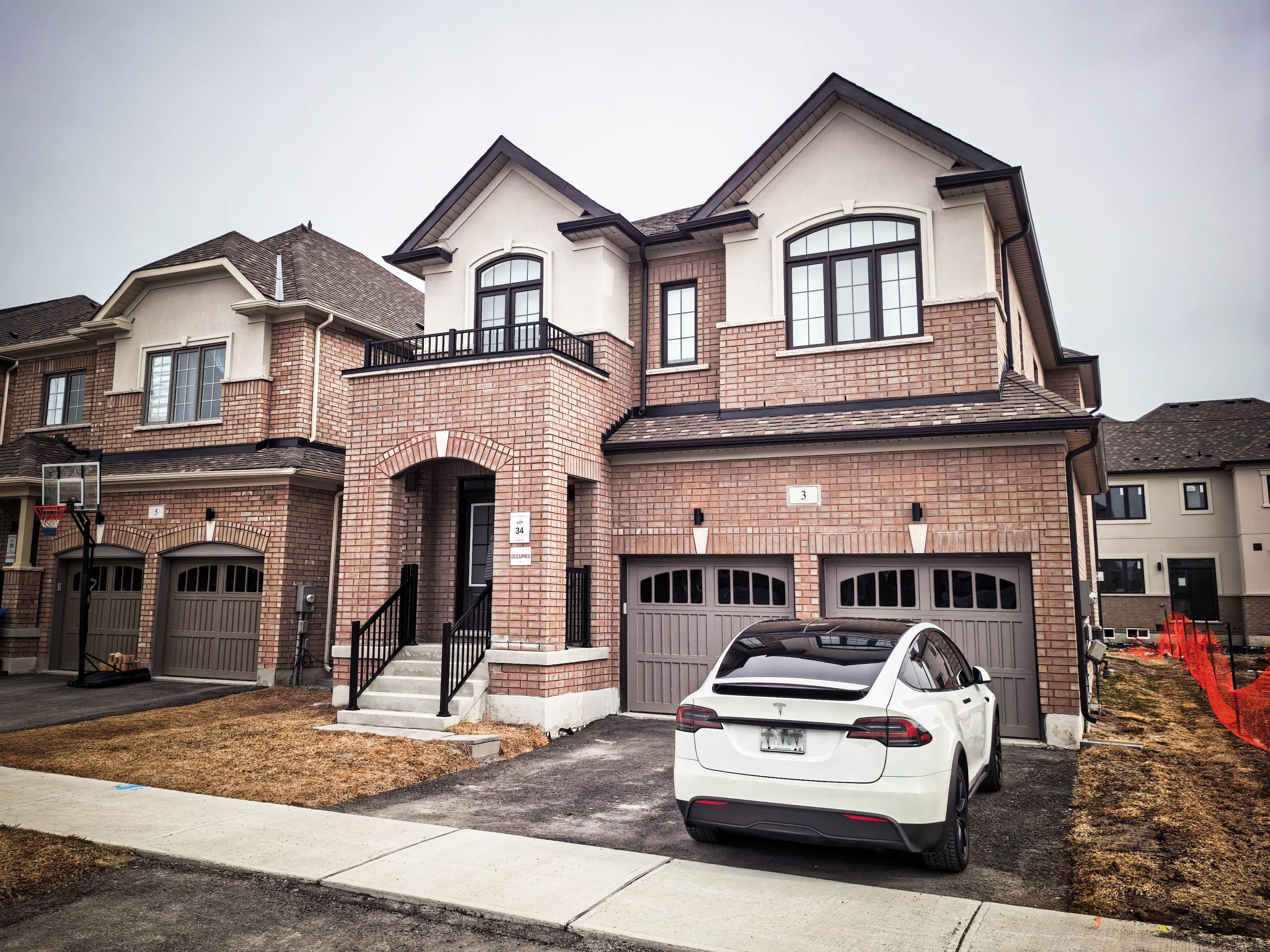 3 Ken Davie Gate, Georgina, ON L4P 0S3