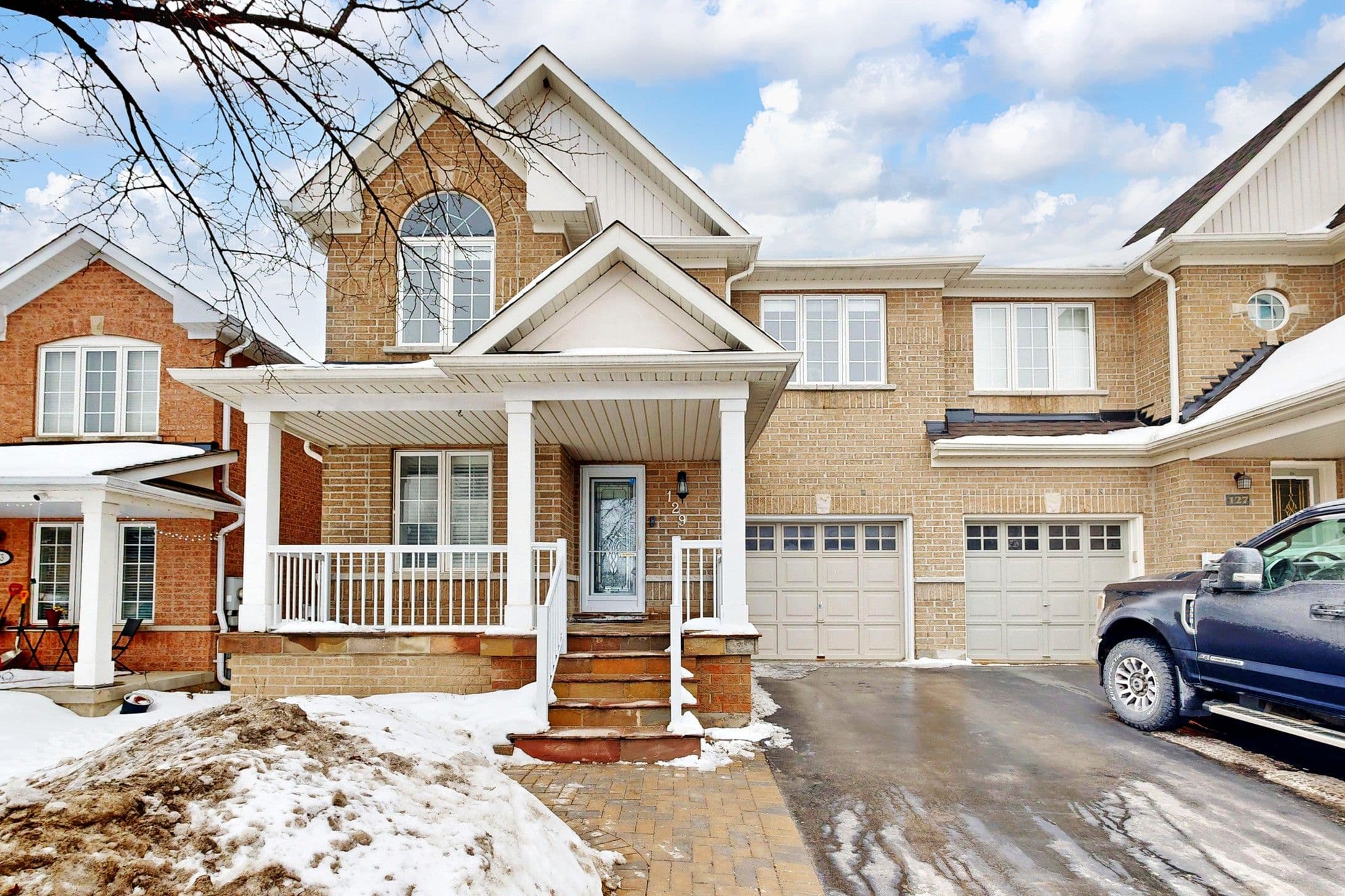 129 Knapton Drive, Newmarket, ON L3X 3B4