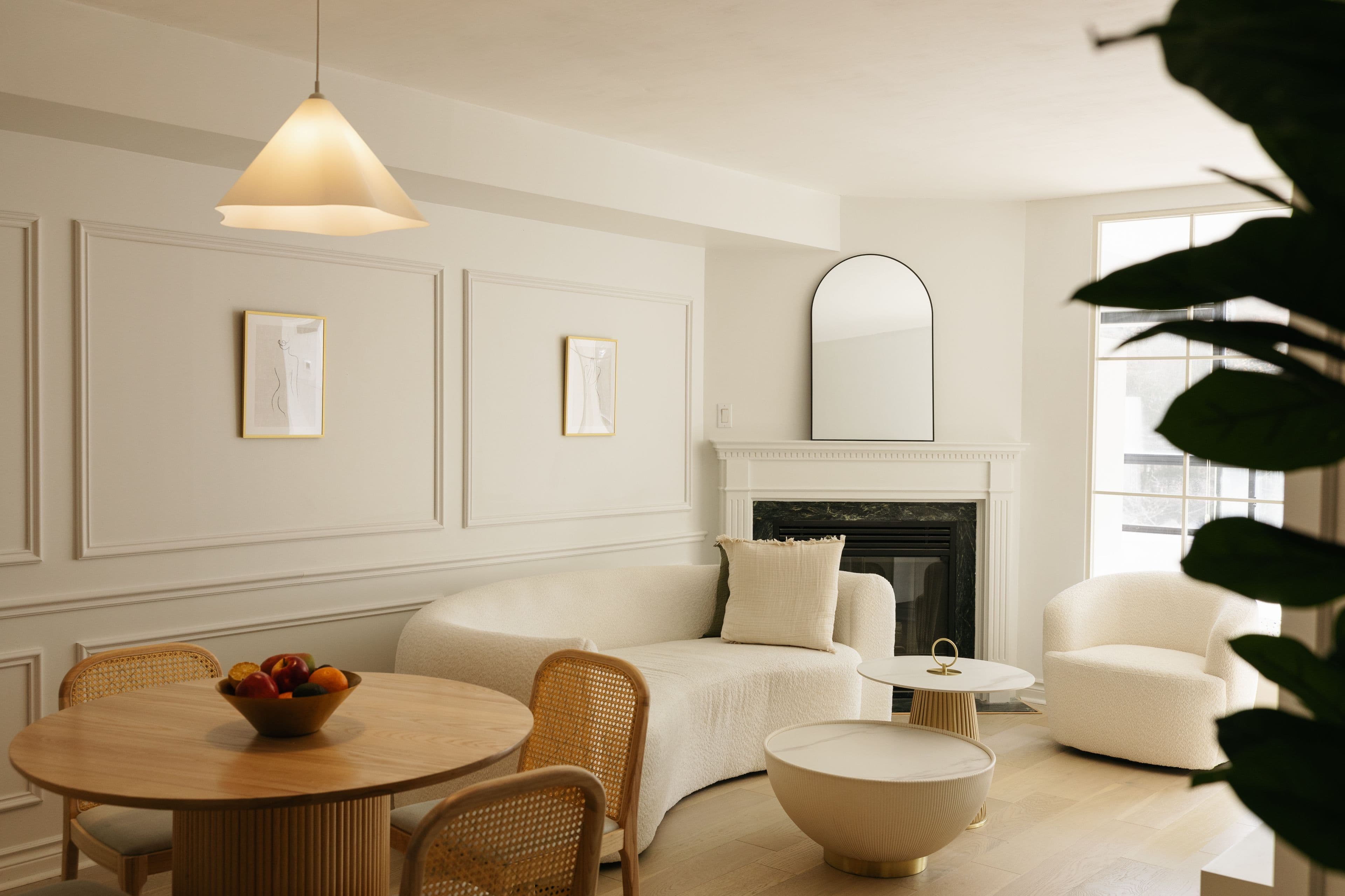 1 Ripley Avenue 302, Toronto W01, ON M6S 4Z6