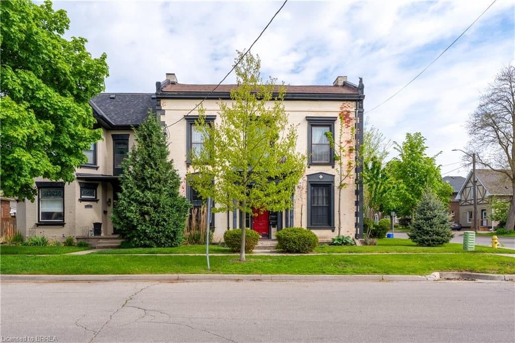 220 Nelson Street, Brantford, ON N3S 4C1