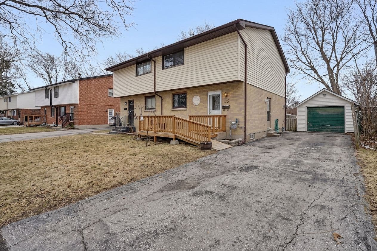 55 Mohegan Crescent, London East, ON N5V 2X7