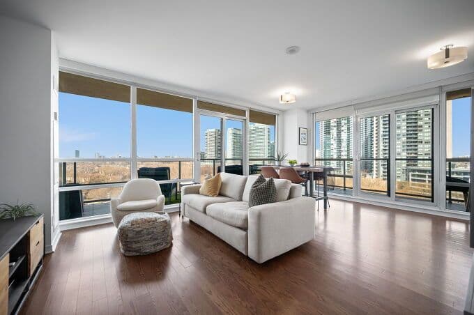 15 Legion Road 904, Toronto W06, ON M8V 0A9