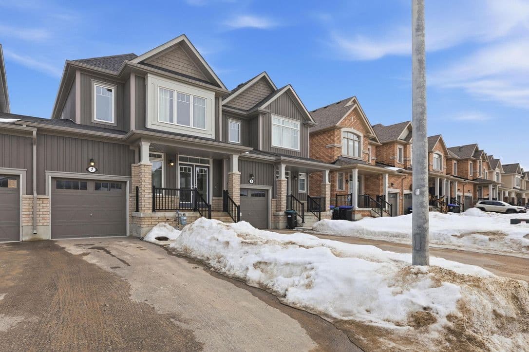 7 Albany Street, Collingwood, ON L9Y 3V3