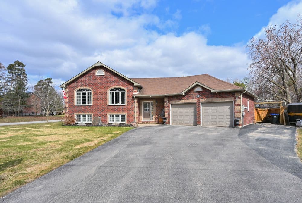 10 Fisher Drive, Adjala-Tosorontio, ON L0M 1J0