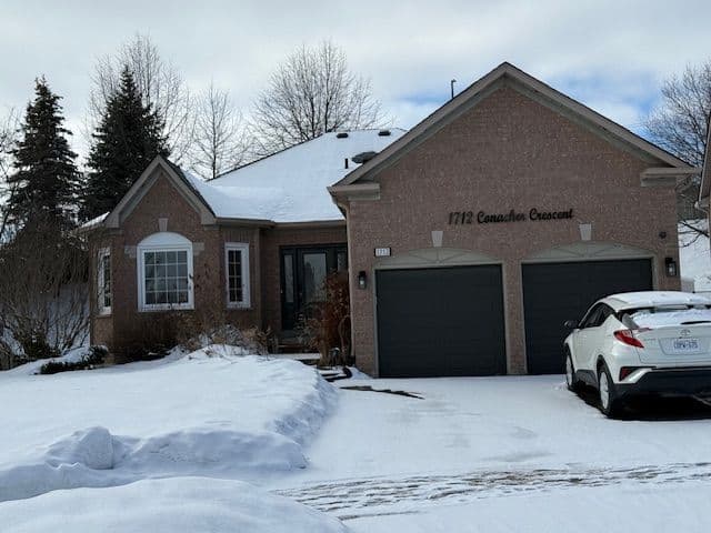 1712 Conacher Crescent, Pickering, ON L1X 2T4