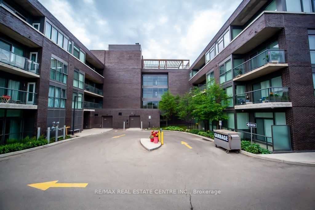 1284 Guelph Line 401, Burlington, ON L7P 2S9