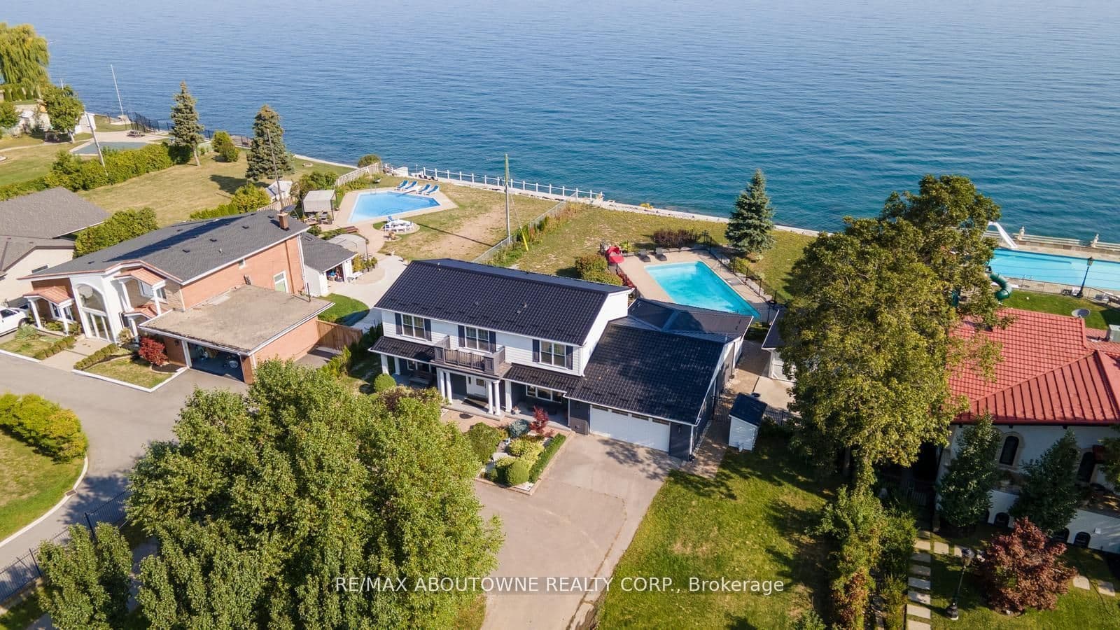 1073 North Service Road, Hamilton, ON L8E 5E1