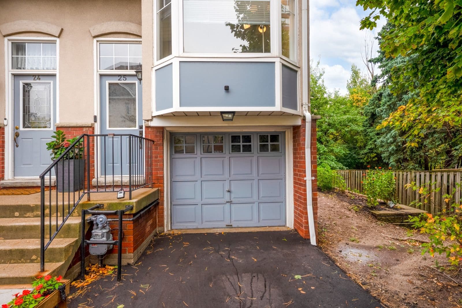 840 Dundas Street W 25, Mississauga, ON L5C 1C2