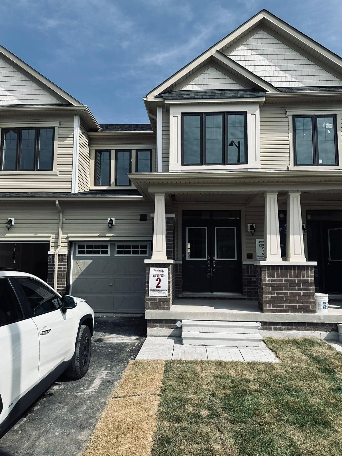 18 Prudhoe Terrace, Barrie, ON L9J 0W2