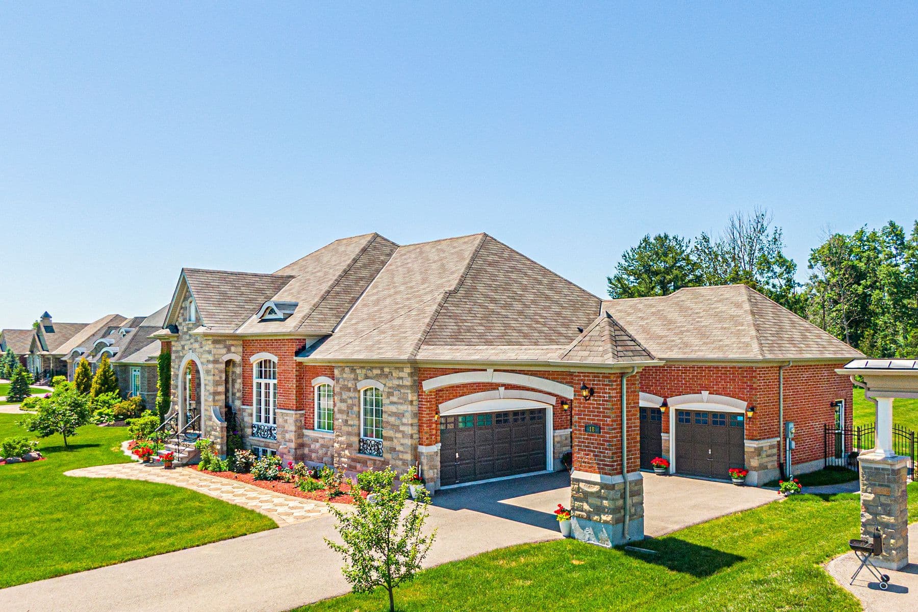 18 Wolford Court, Georgina, ON L4P 0B1