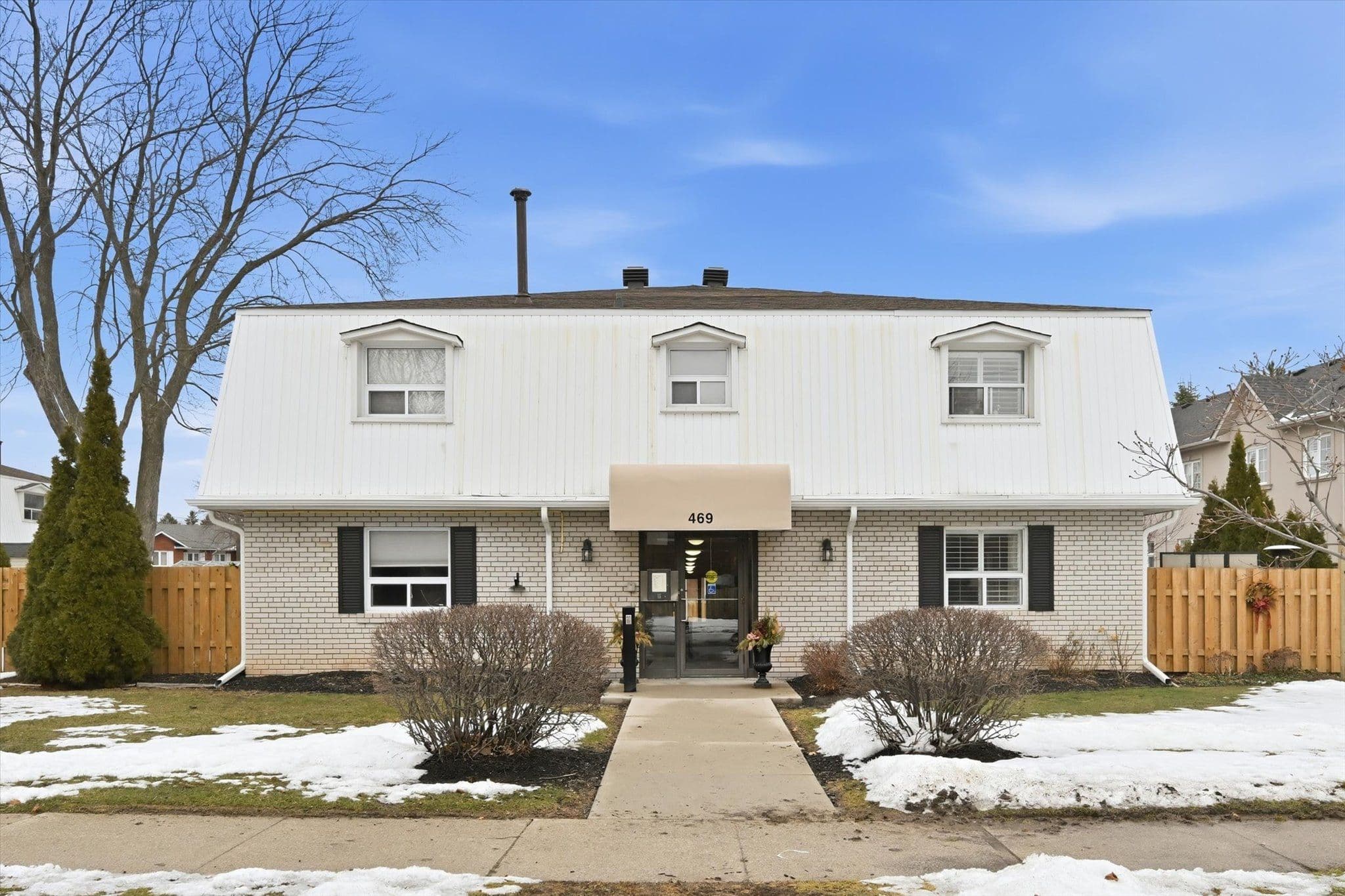 469 Claridge Road 6, Burlington, ON L7N 2S1