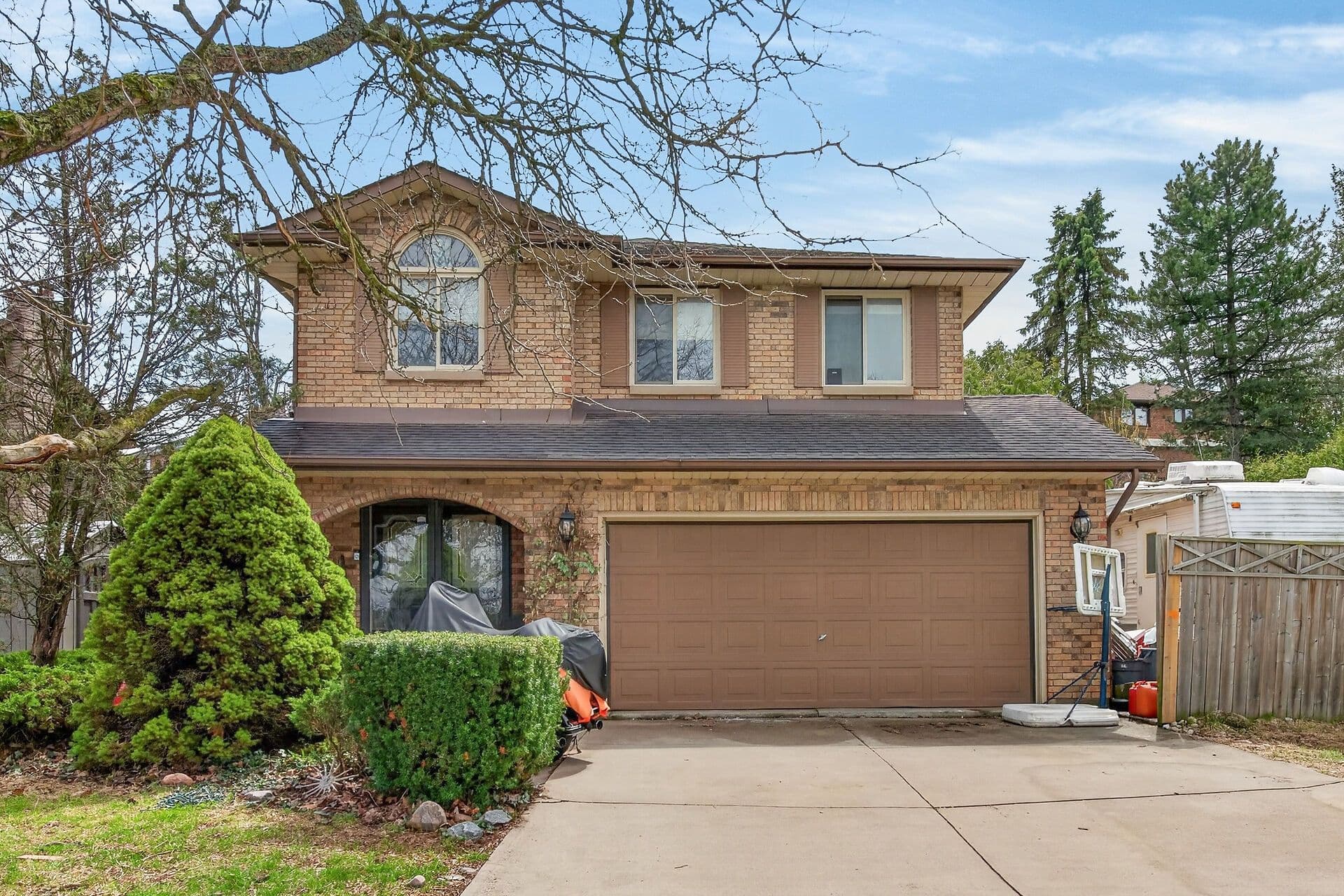 249 Lloyminn Avenue, Hamilton, ON L9G 4C4