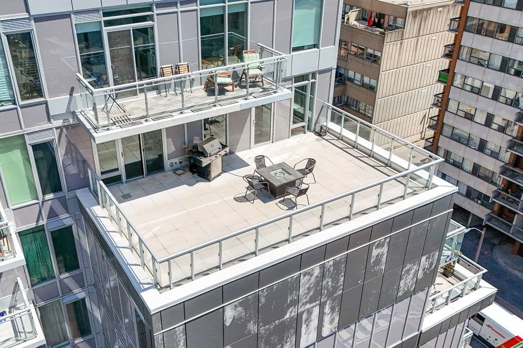 68 Merton Street 805, Toronto C10, ON M4S 1A1