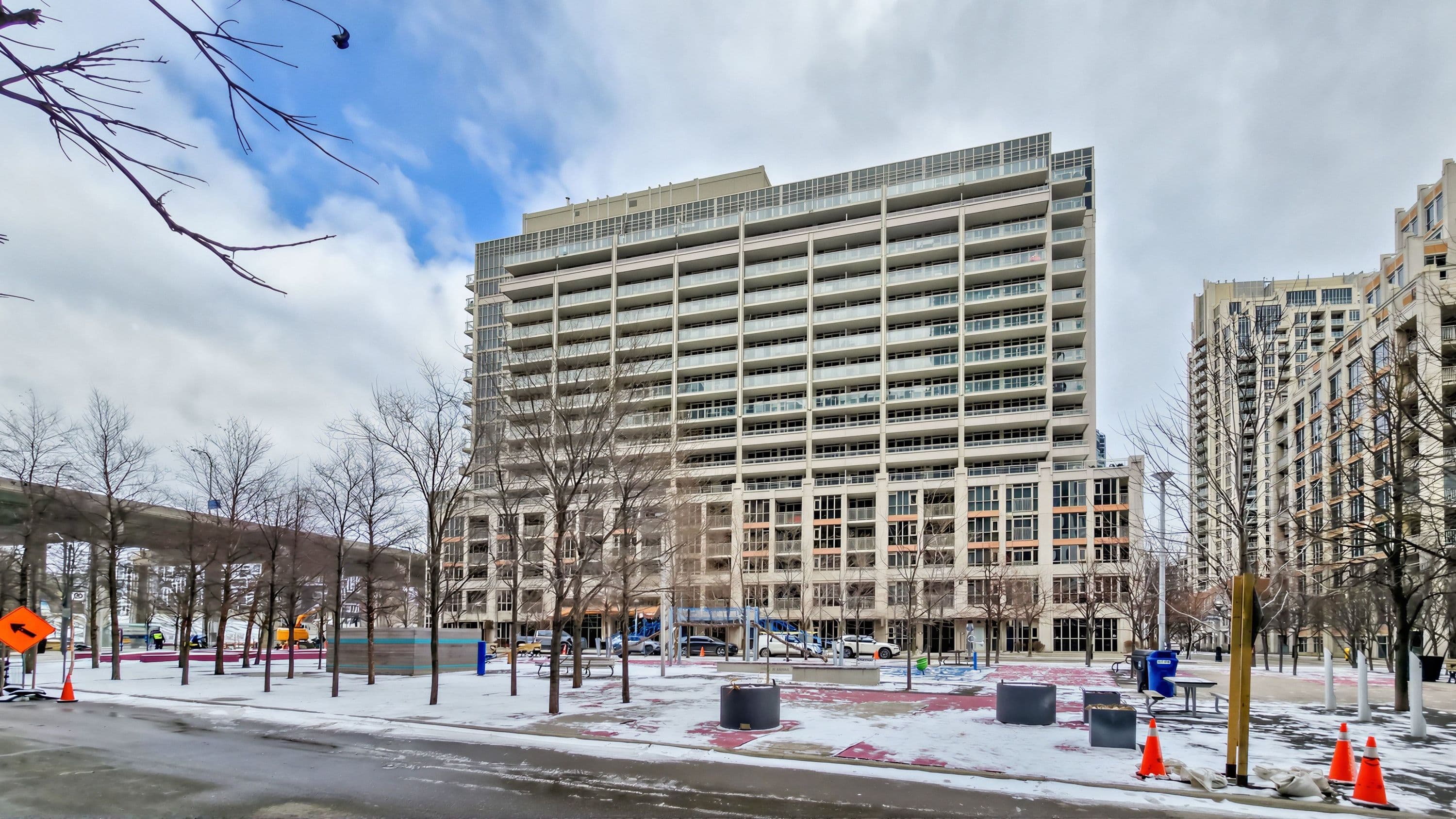 35 Bastion Street 1210, Toronto C01, ON M5V 0C2