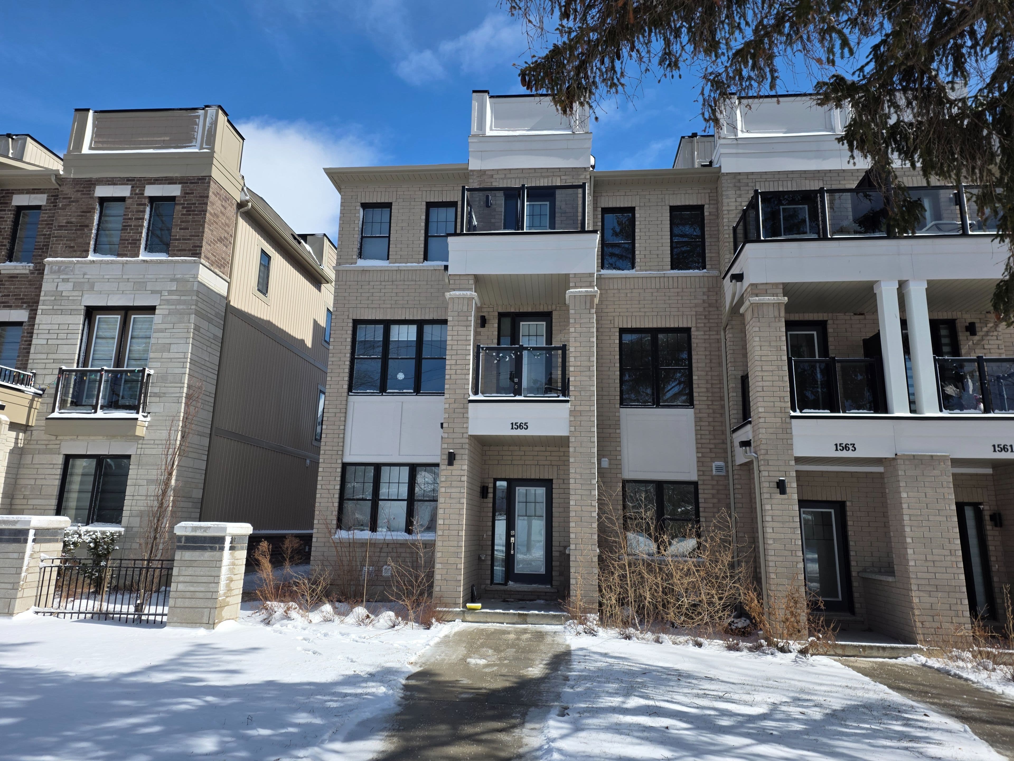 1565 Green Road, Clarington, ON L1C 7E5