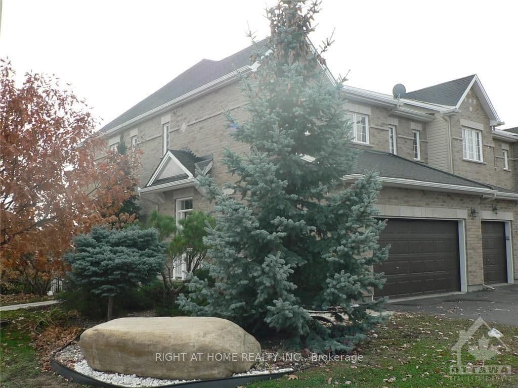 476 Foxhall Way, Kanata, ON K2M 0G2