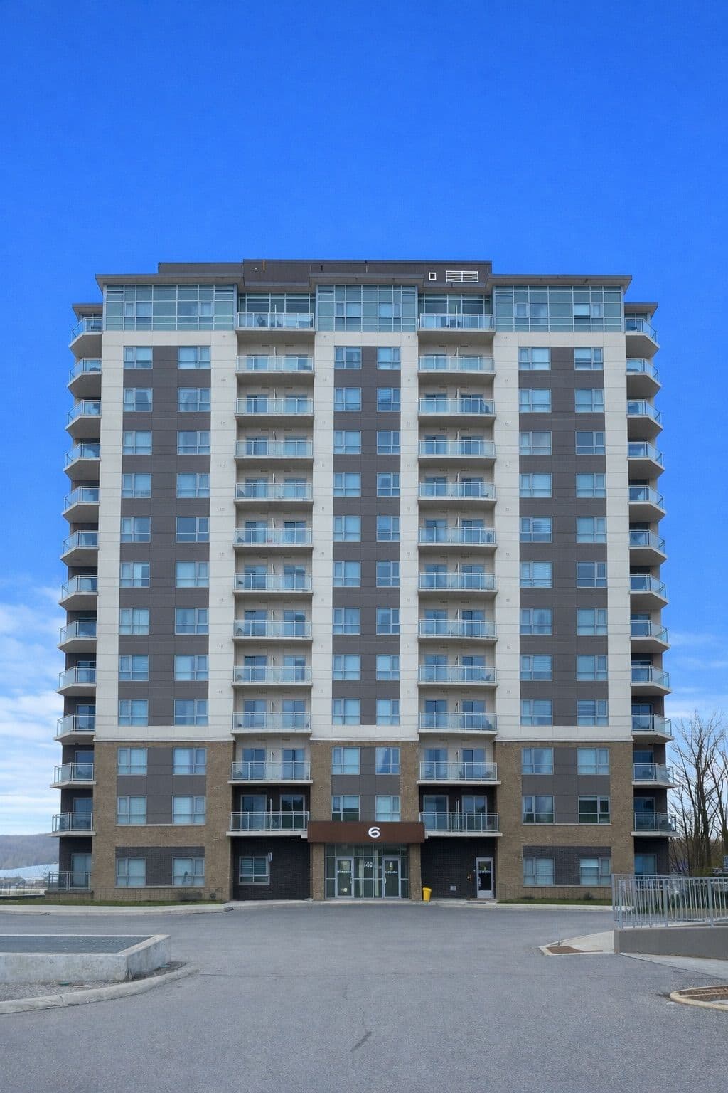 56 Lakeside Terrace 704, Barrie, ON L4M 7B9