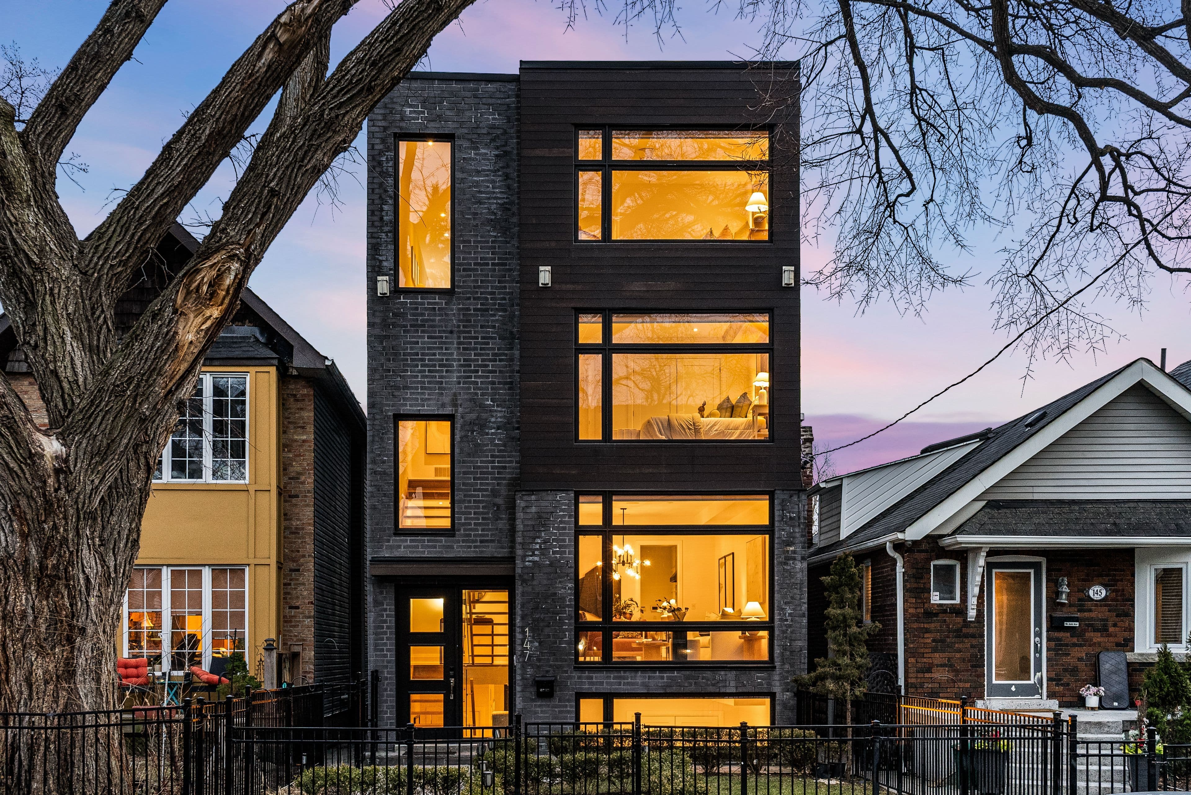 147 Hazelwood Avenue, Toronto E01, ON M4J 1K4