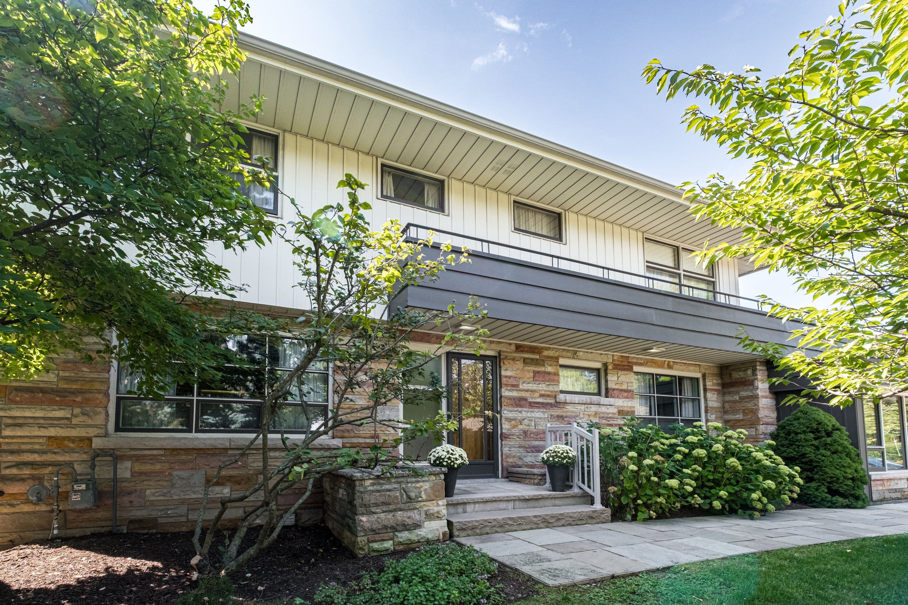 6 Freeland Court, Hamilton, ON L8S 3R5