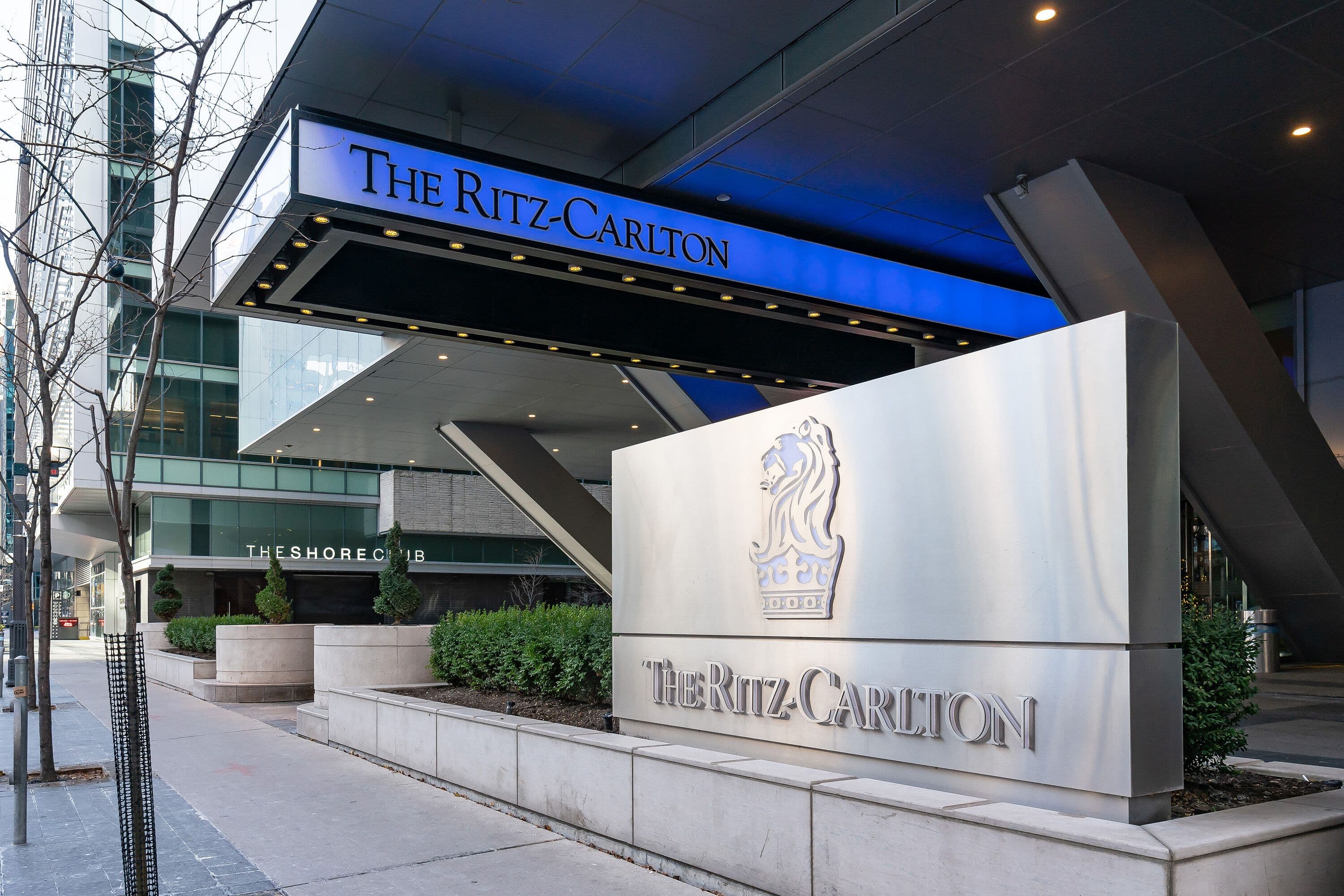 183 Wellington Street W 4201, Toronto C01, ON M5V 0A1