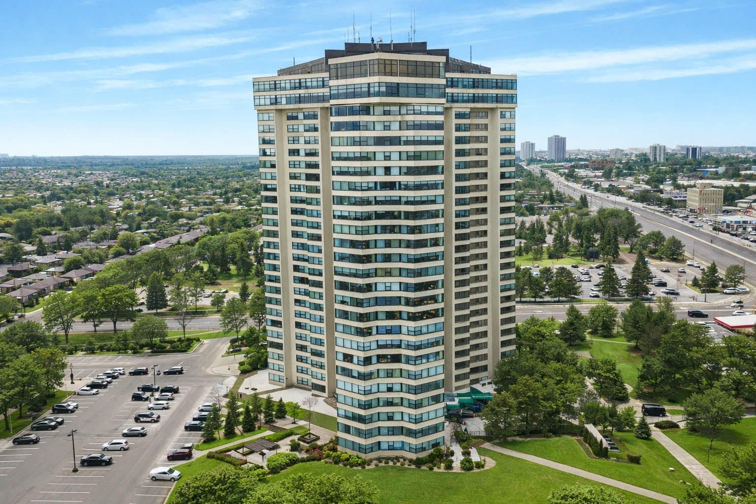 1300 Bloor Street 2302, Mississauga, ON L4Y 3Z2