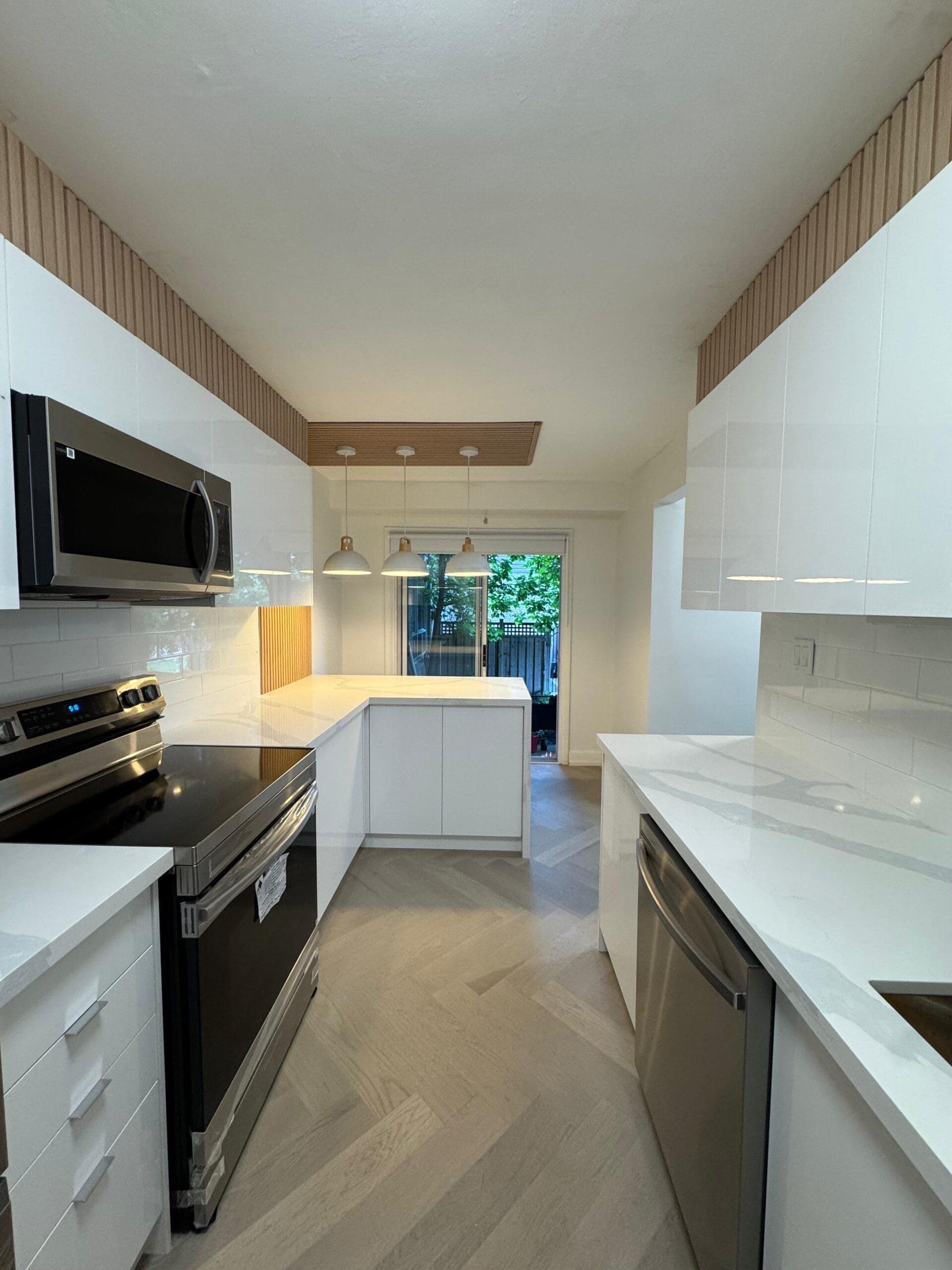 914 Mohawk Road E 10, Hamilton, ON L8T 2R8