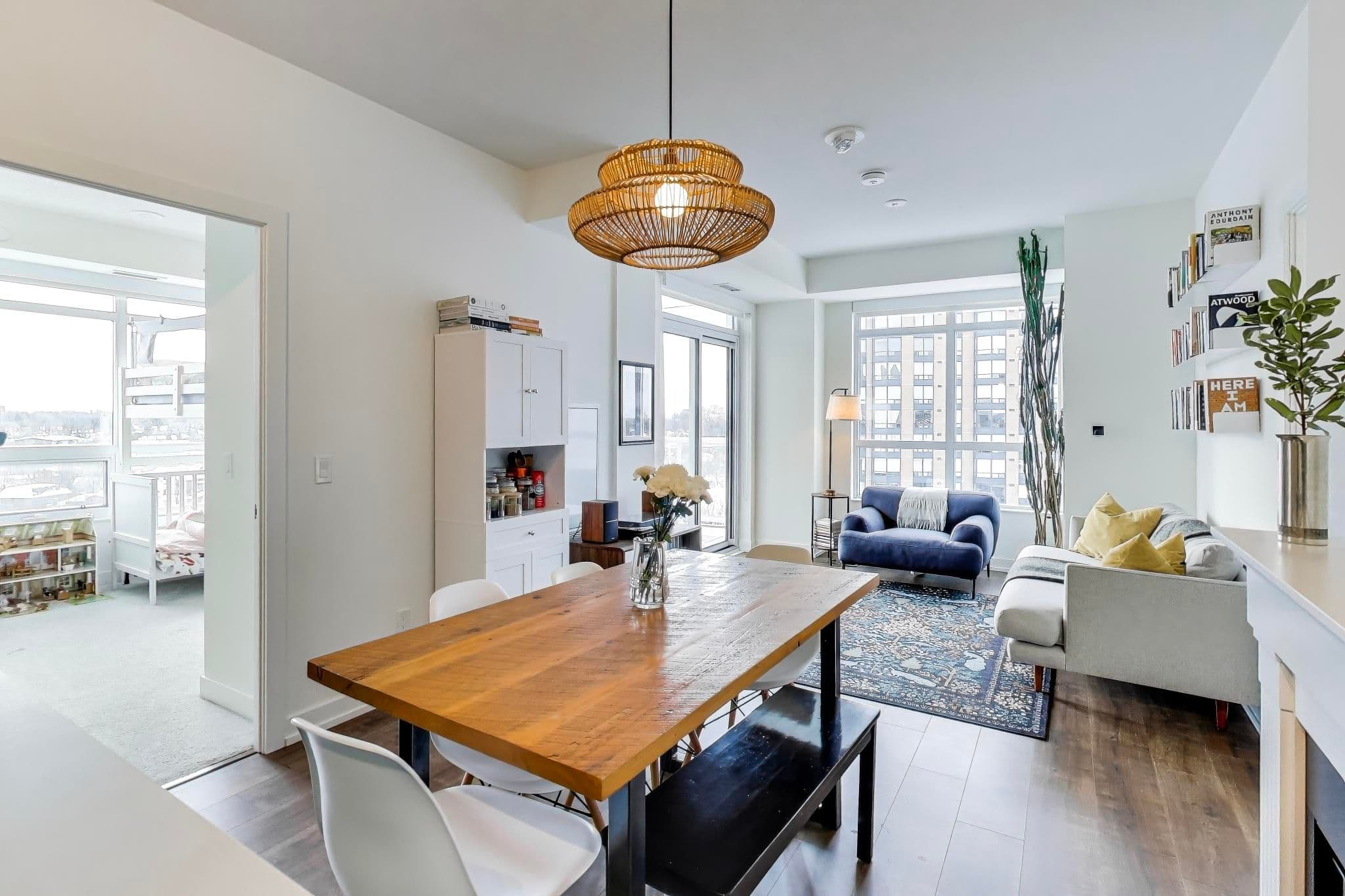 10 Wilby Crescent 1106, Toronto W04, ON M9N 0B6