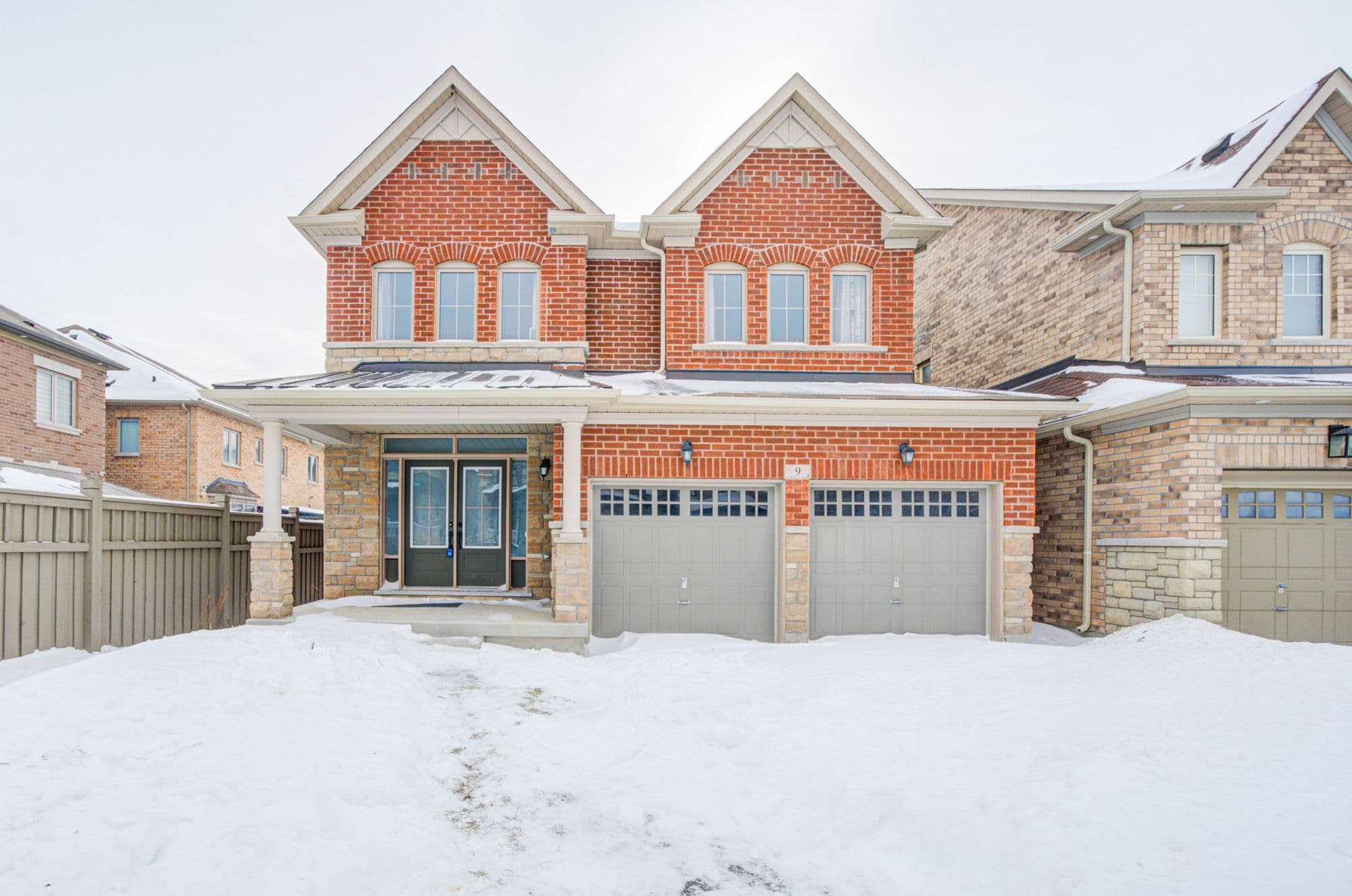 9 Rotondo Crescent, Vaughan, ON L4H 4R1
