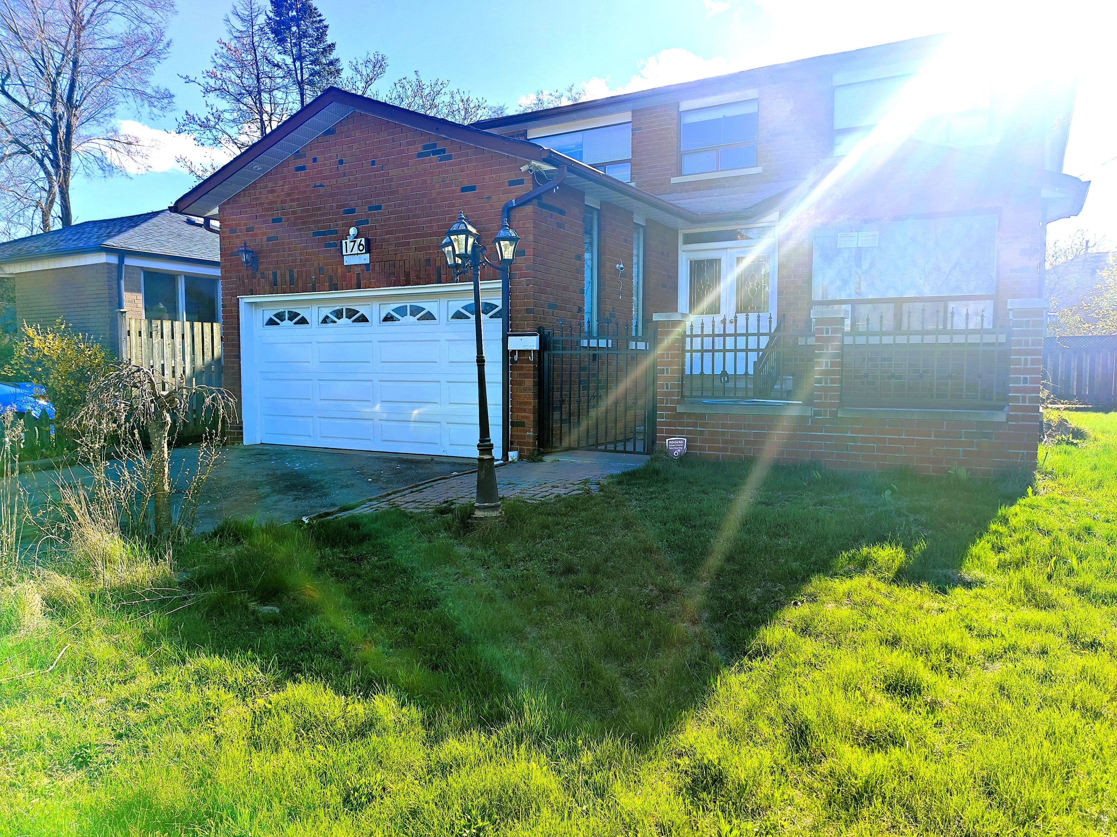 176 Conlins Road Main, Toronto E10, ON M1C 1C5