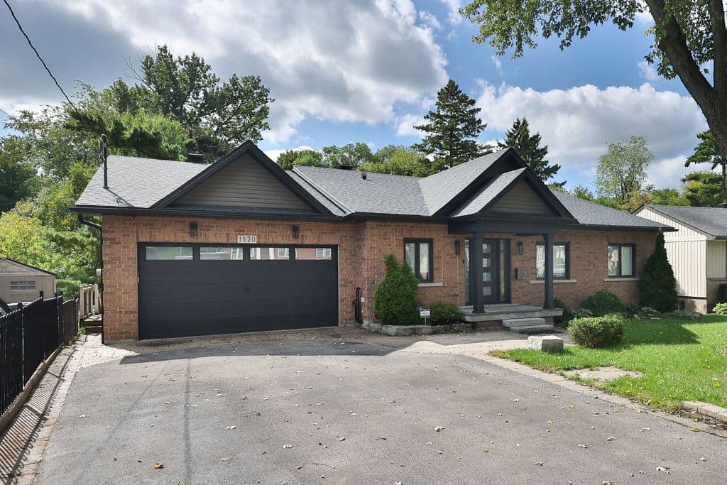 1520 Drymen Crescent, Mississauga, ON L5G 2P2
