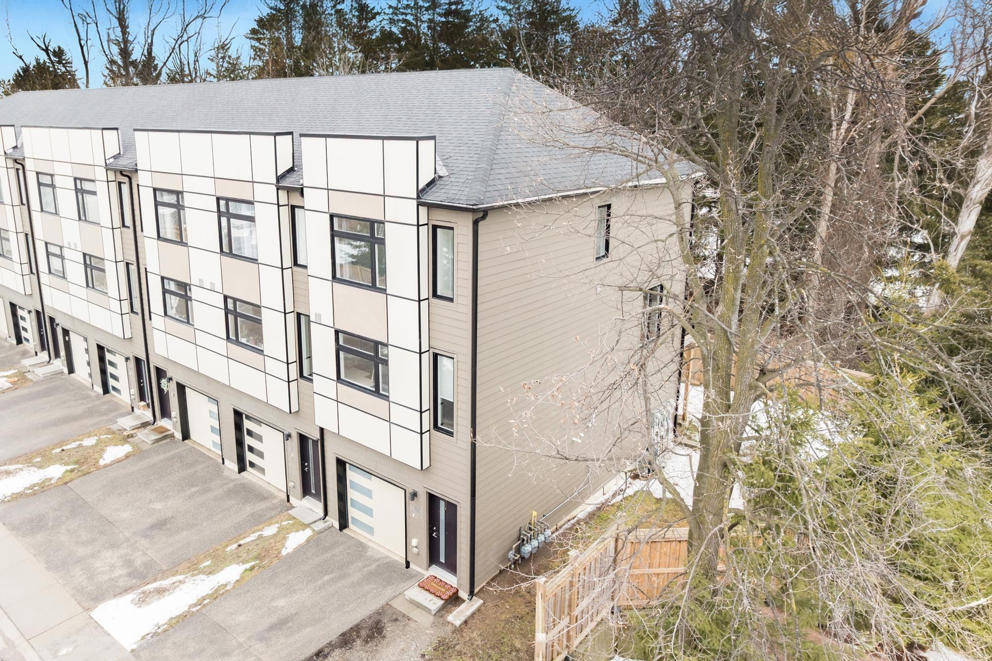 540 Essa Road 52, Barrie, ON L4N 9E5