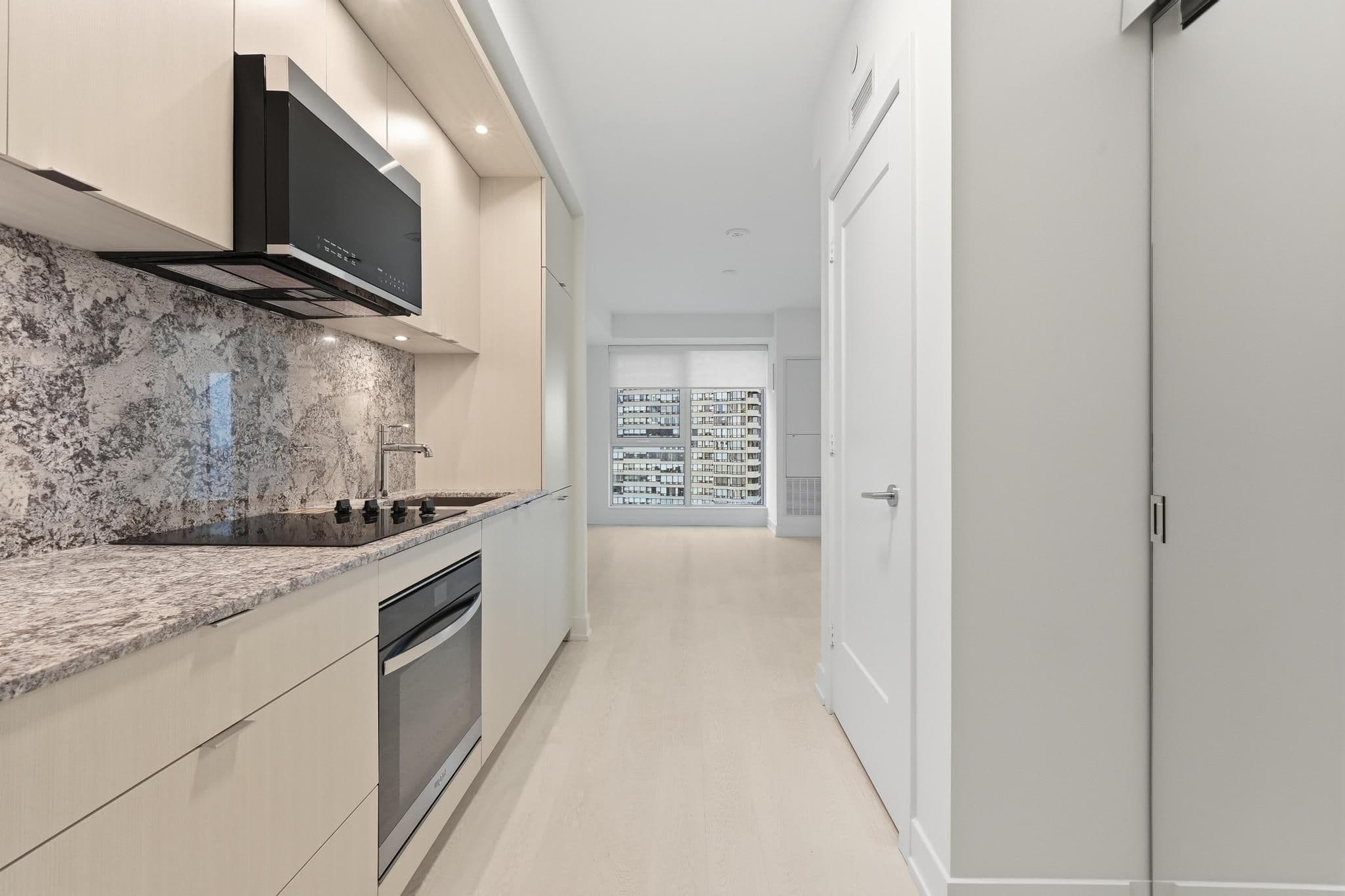 25 Cordova Avenue 903, Toronto W08, ON M9A 0E5