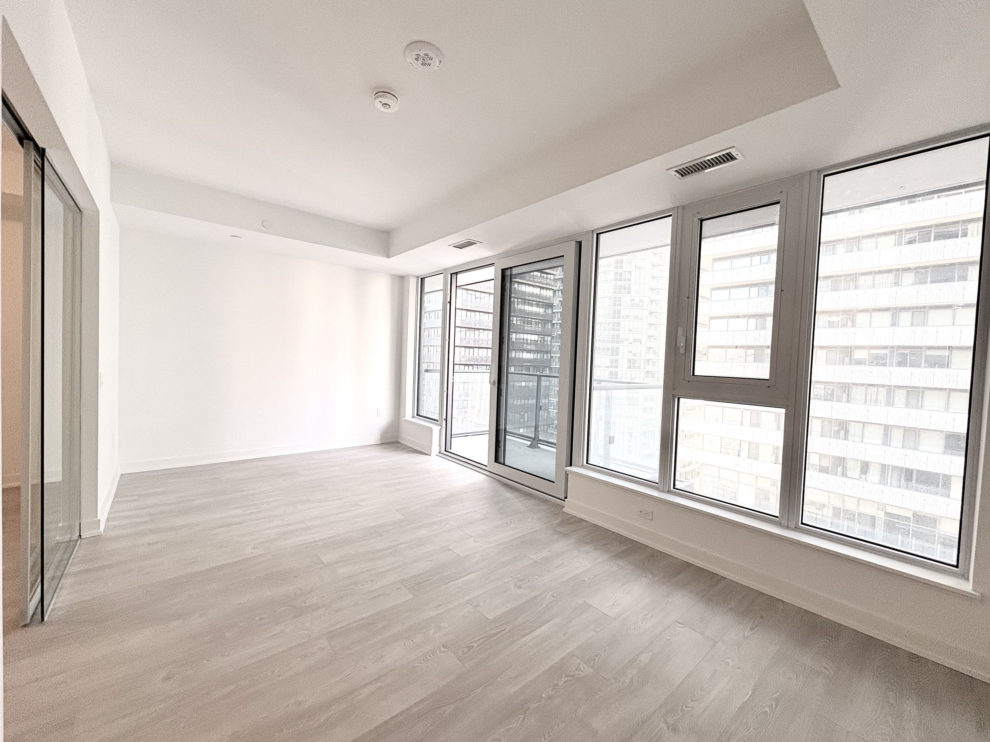 634 Church Street 1611, Toronto C08, ON M4Y 2G3